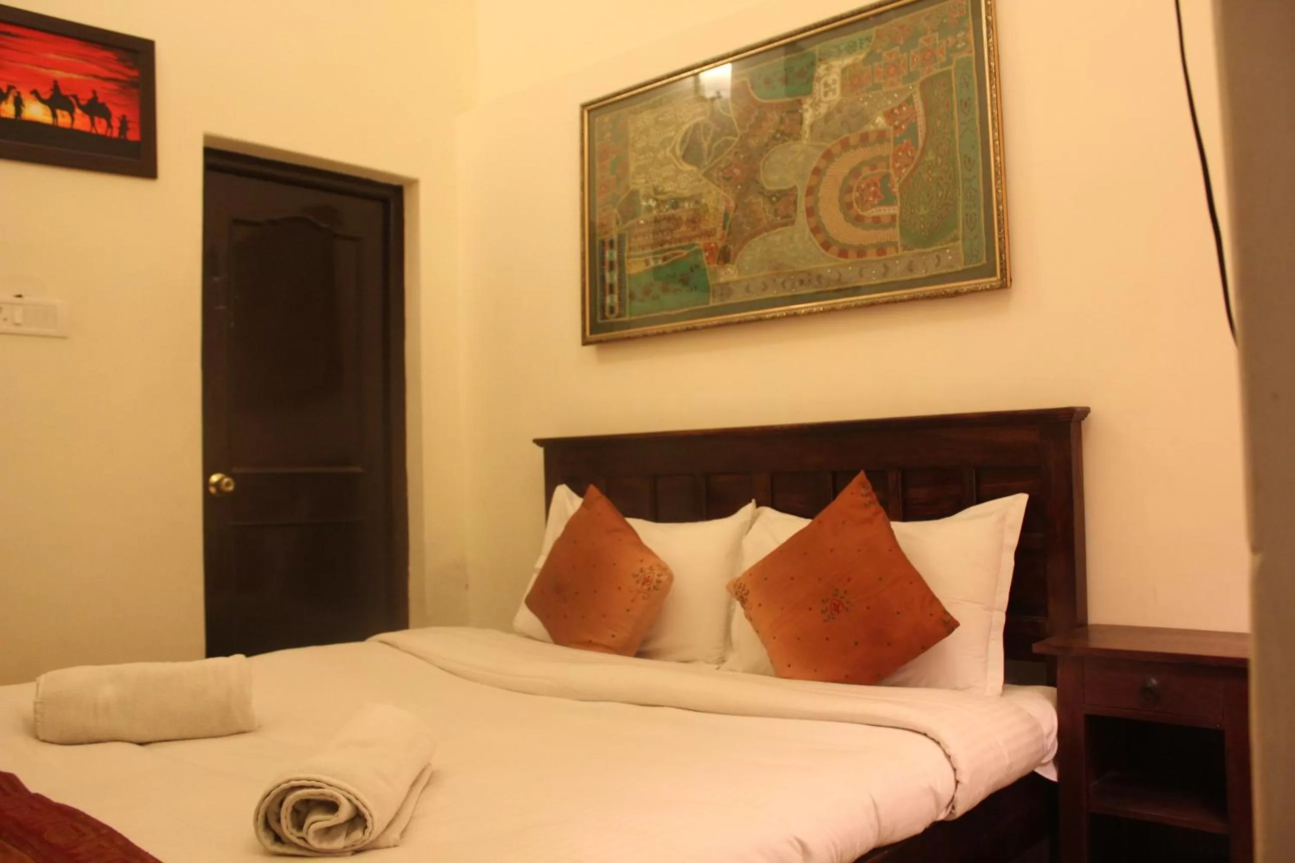 Bed in Hotel Shahi Garh