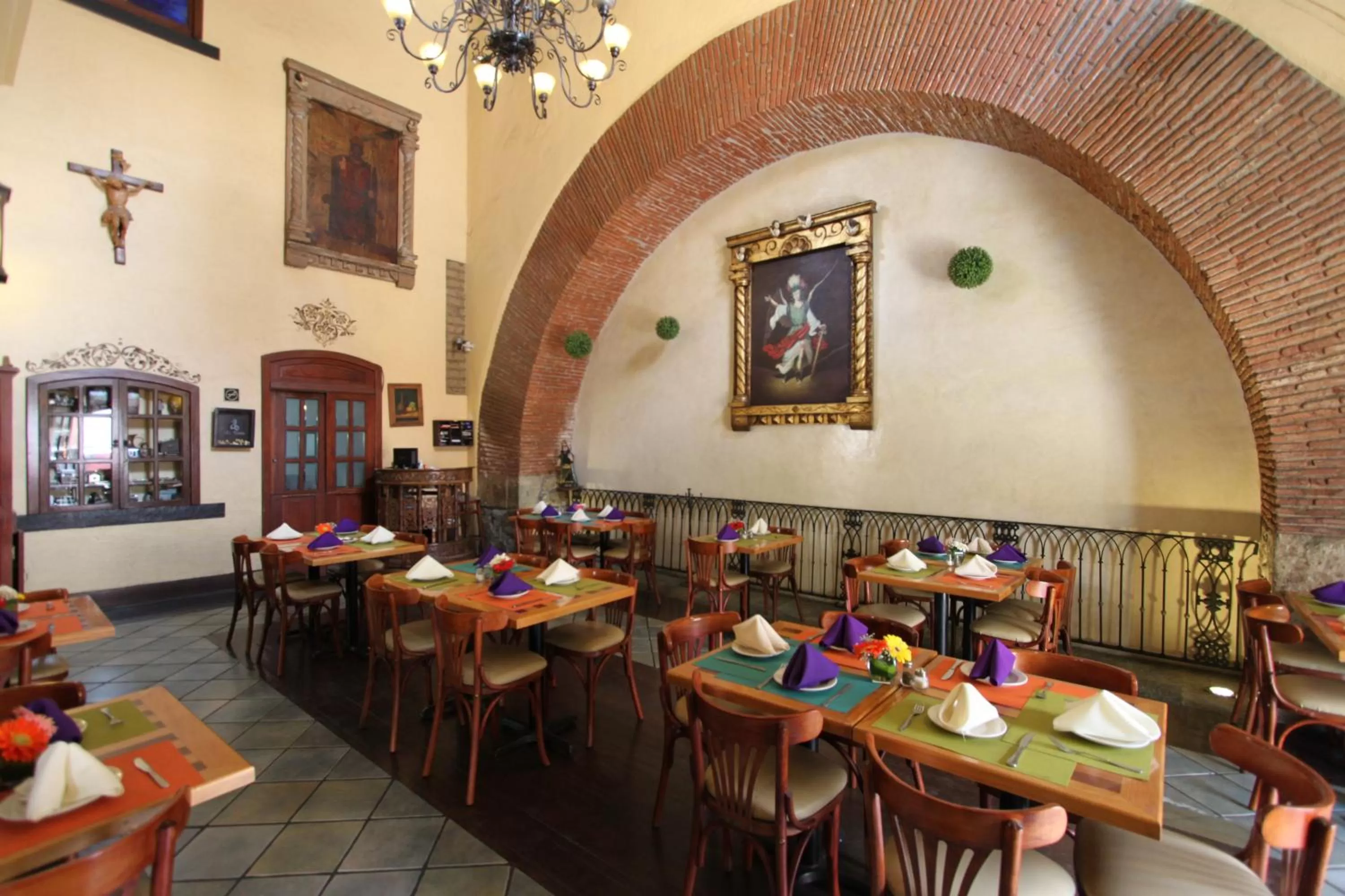 Restaurant/places to eat in Hotel CasAntica