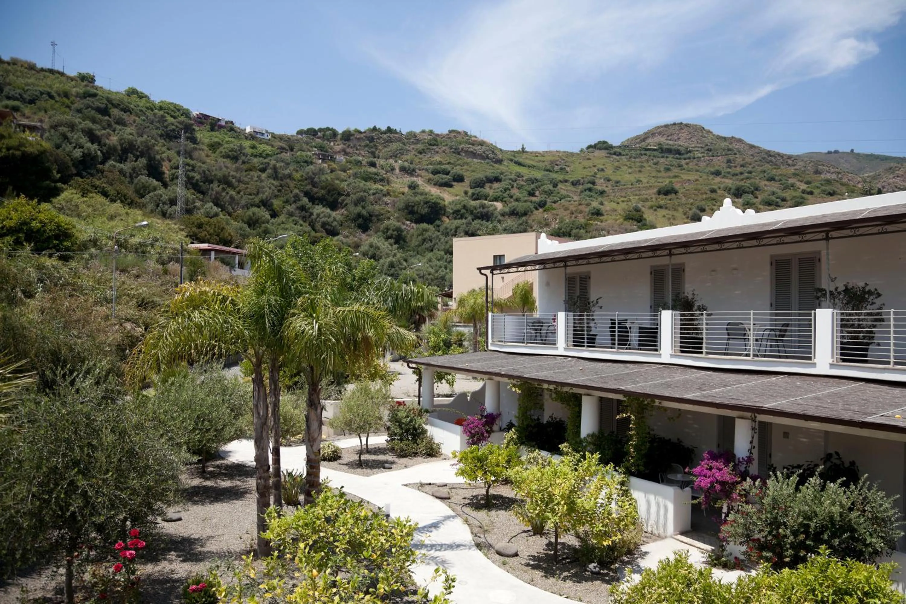 Garden in Hotel Mea - Aeolian Charme