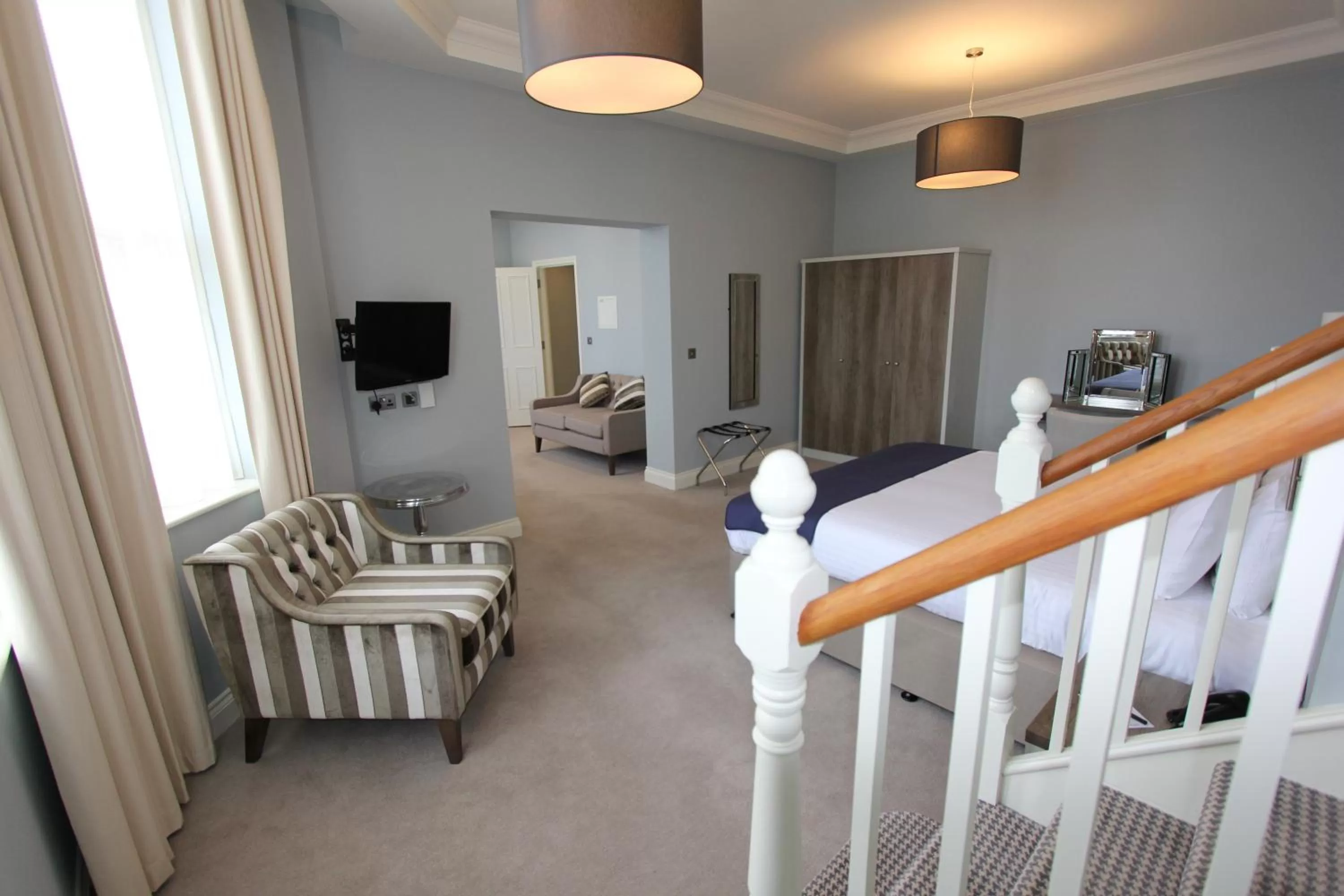 Bedroom, Bed in Yarrow Hotel