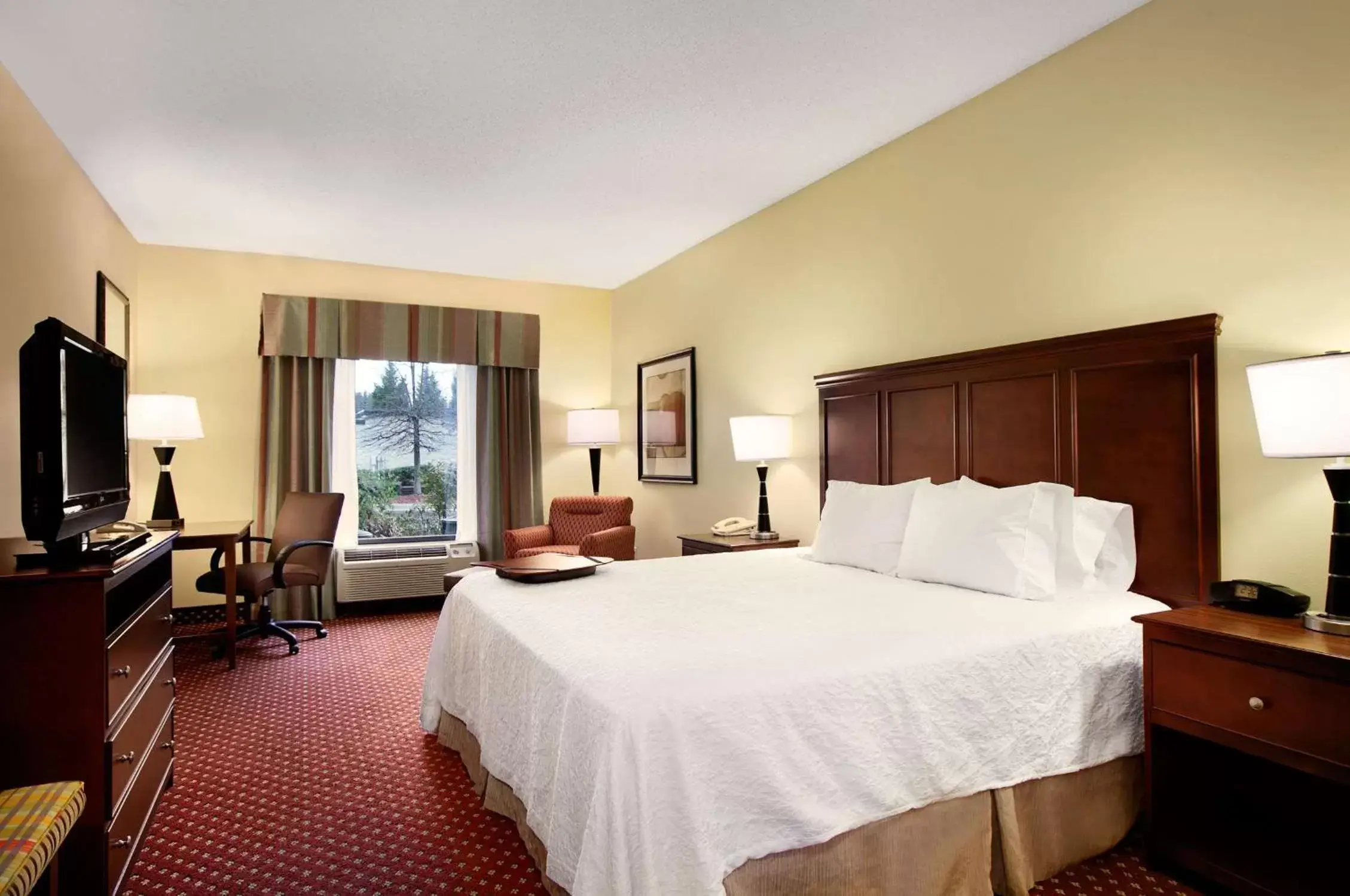 Bed in Hampton Inn Atlanta-Stockbridge