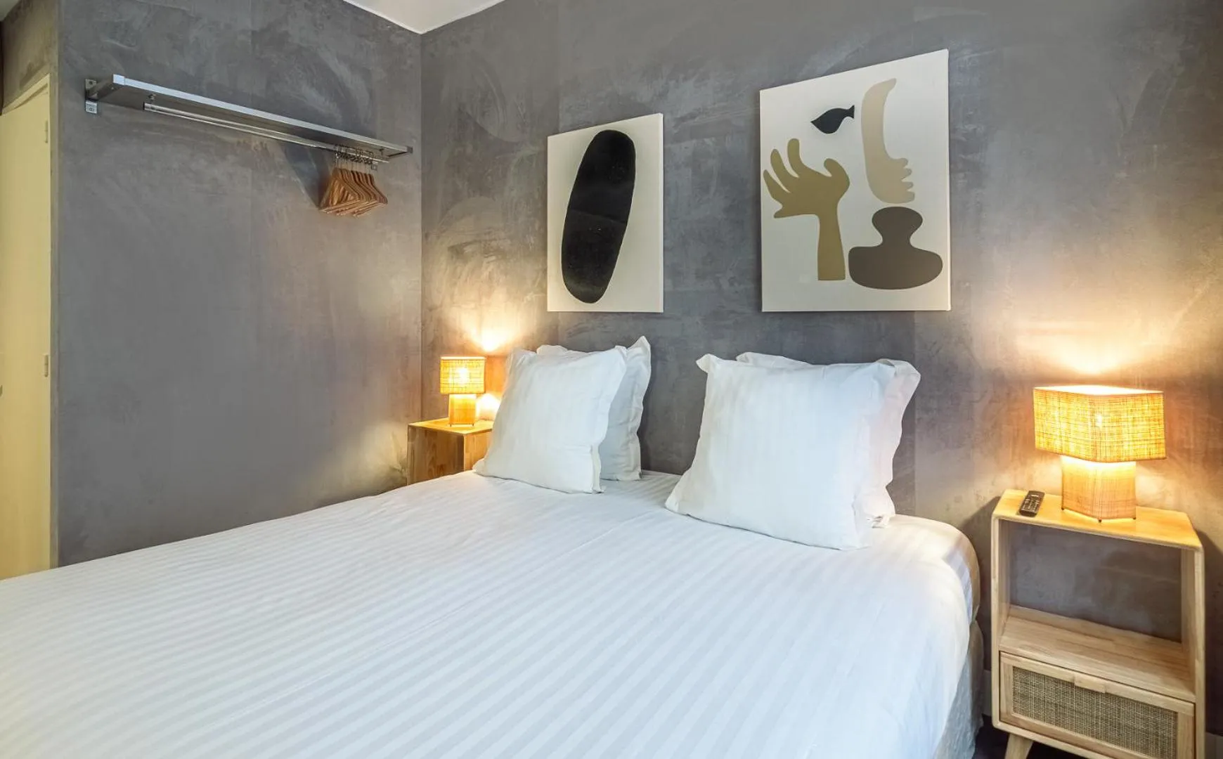 Bedroom, Bed in Makom Pereire