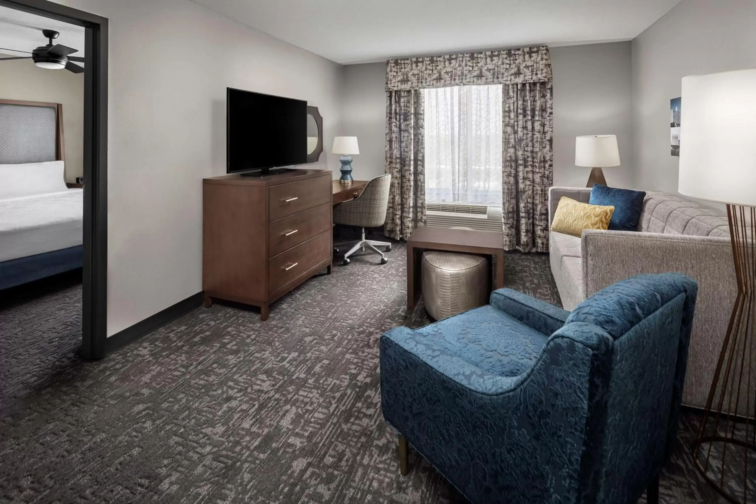 Bedroom, Seating Area in Homewood Suites by Hilton Orland Park