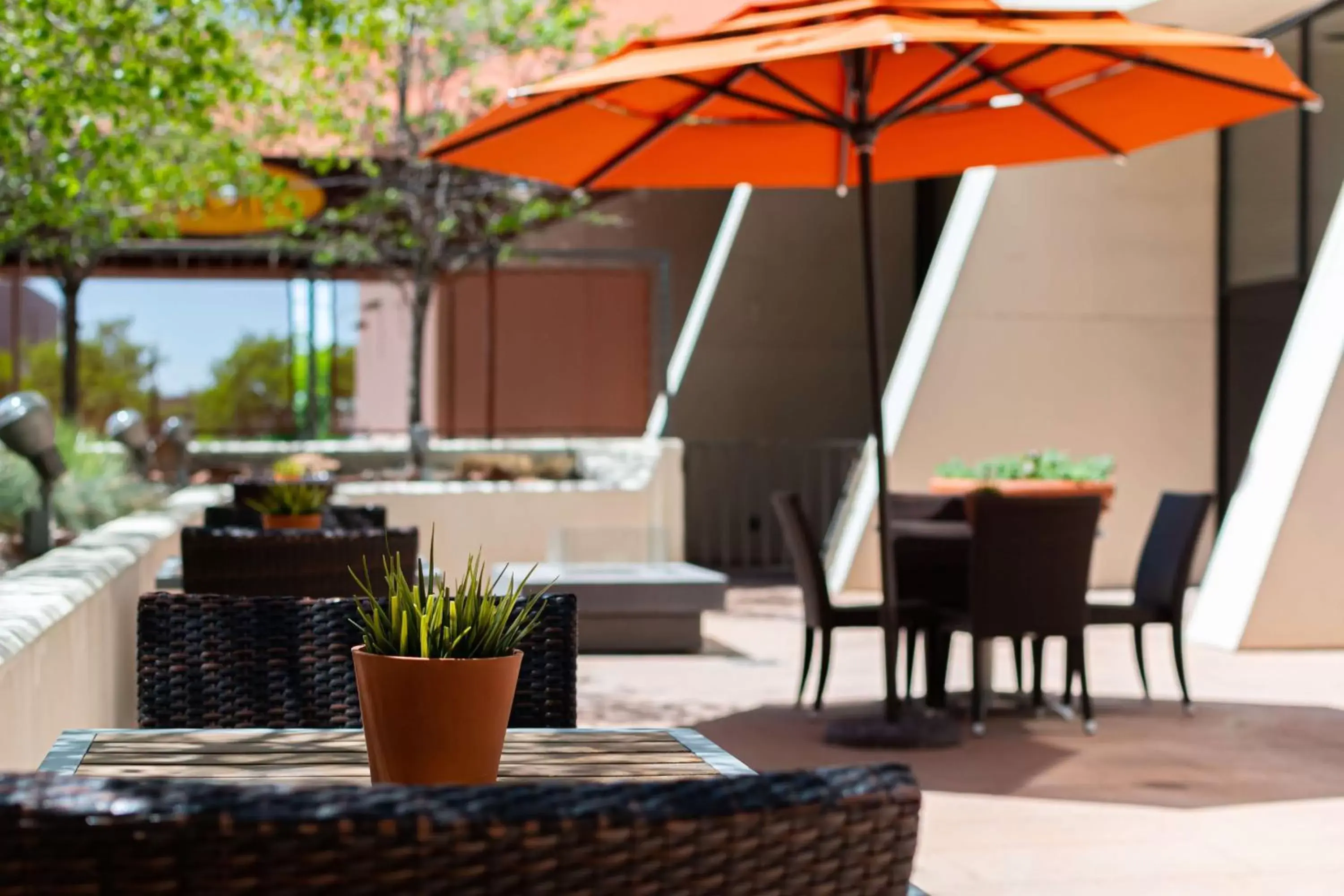 Restaurant/places to eat, Patio/Outdoor Area in Hilton Salt Lake City Center