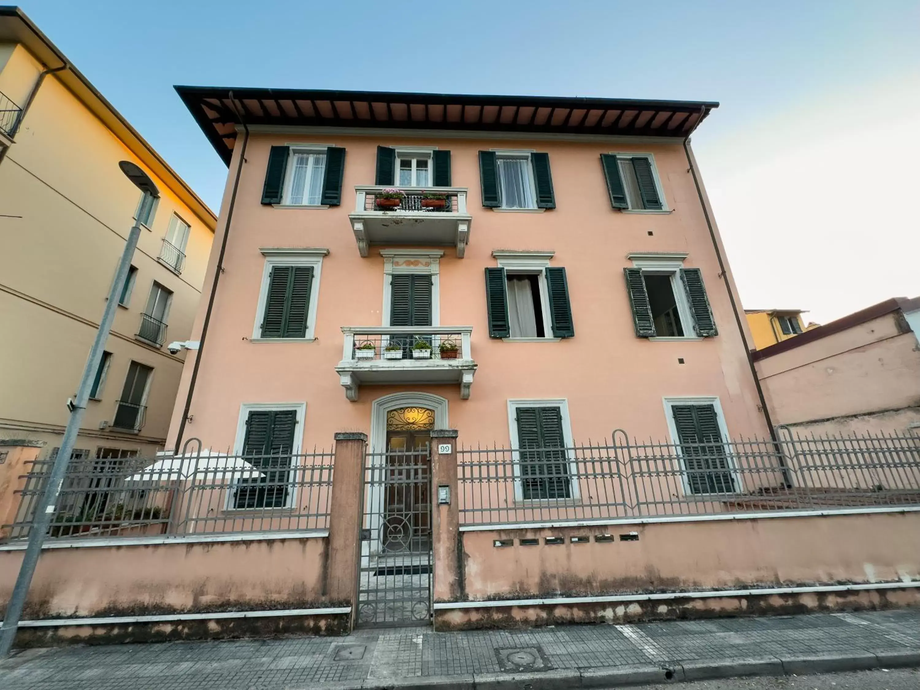 Property Building in La Casa di Eli