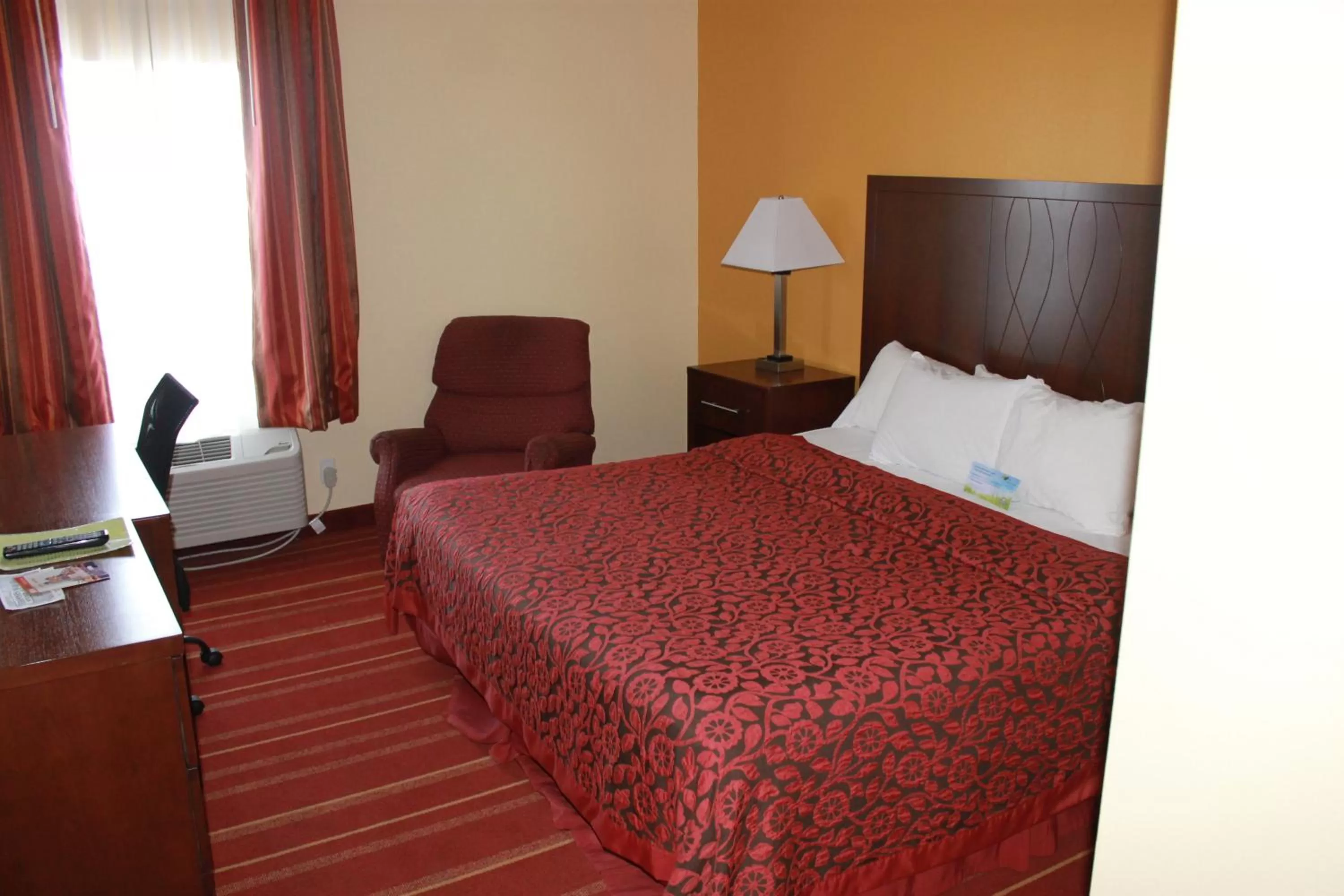 Bed in Days Inn by Wyndham Walcott Davenport