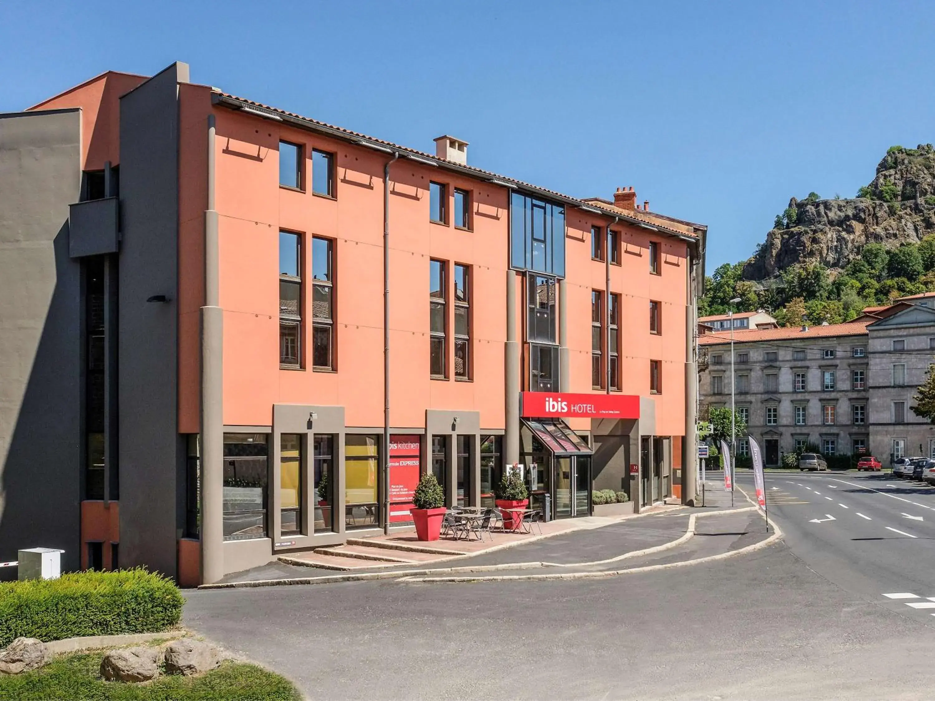 Property Building in ibis Le Puy-en-Velay Centre