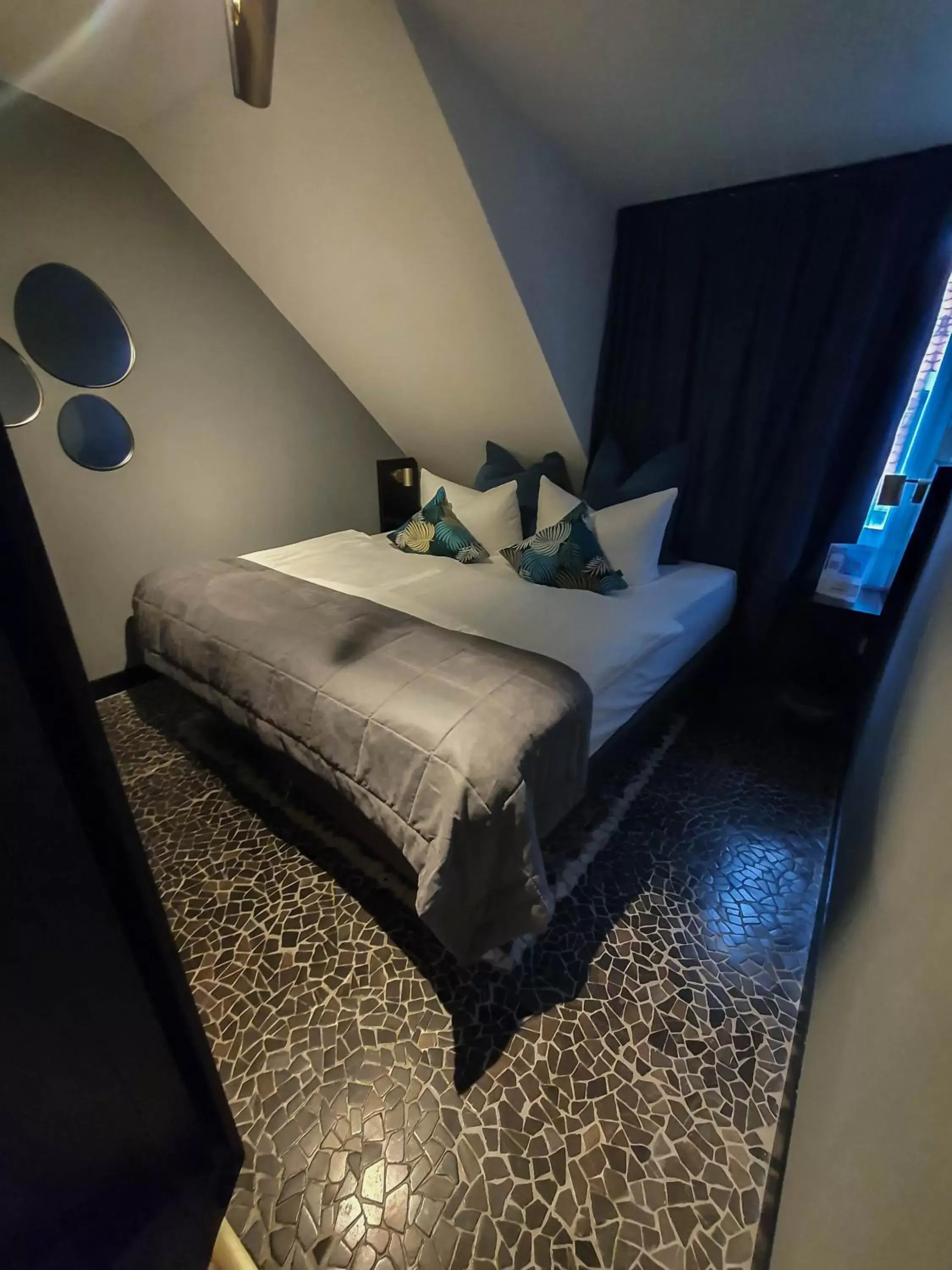 Bedroom, Bed in Hotel Falkenturm