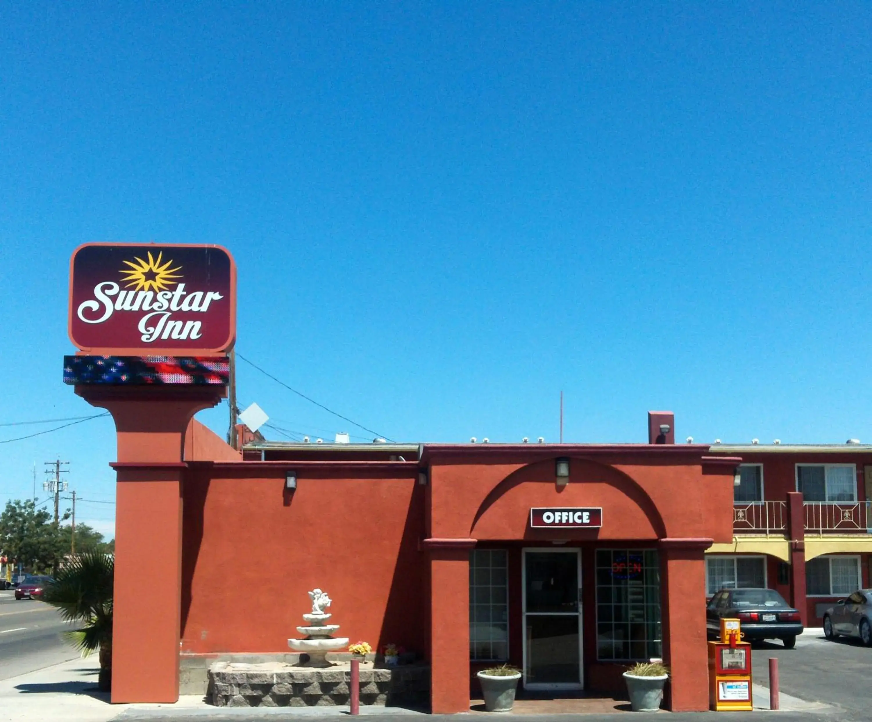 Facade/entrance, Property Logo/Sign in Sun Star Inn