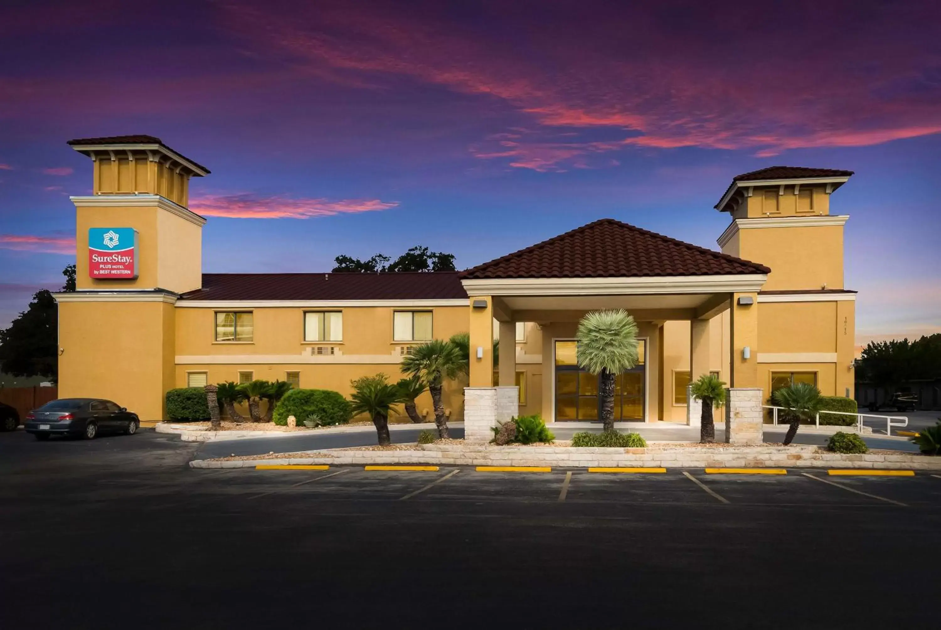Property Building in SureStay Plus Hotel by Best Western San Antonio North