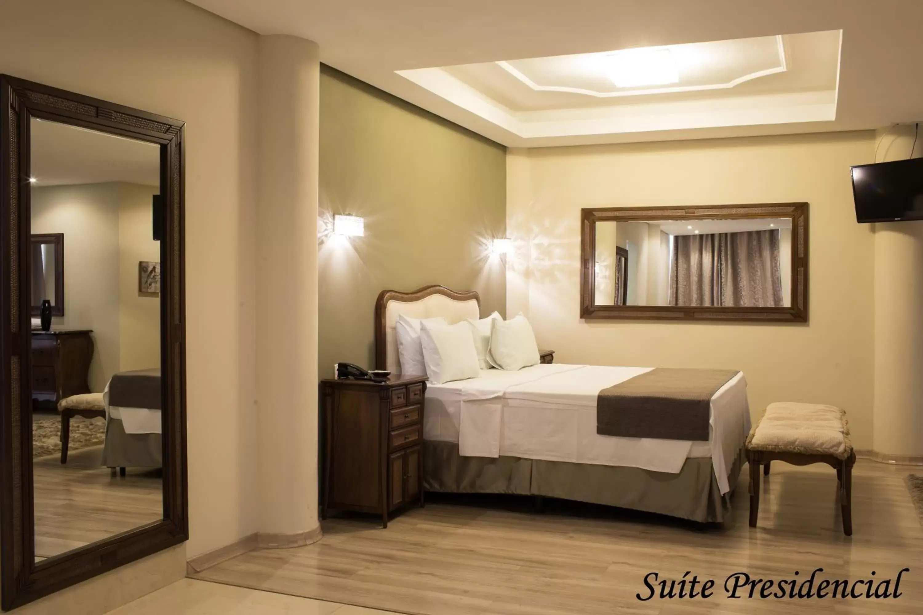 Bed in Minas Platinum Hotel & Convention