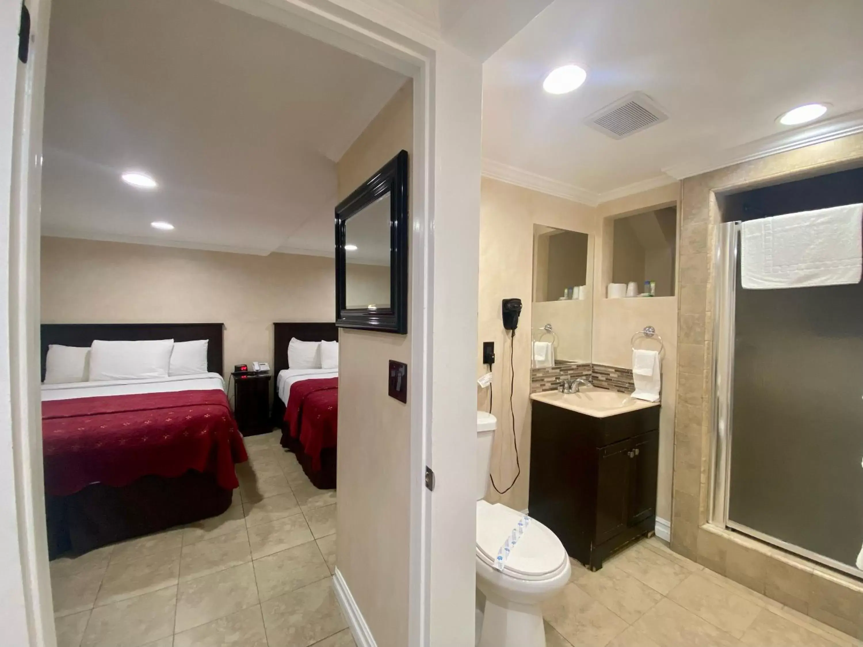 Photo of the whole room, Bathroom in Nite Inn at Universal City