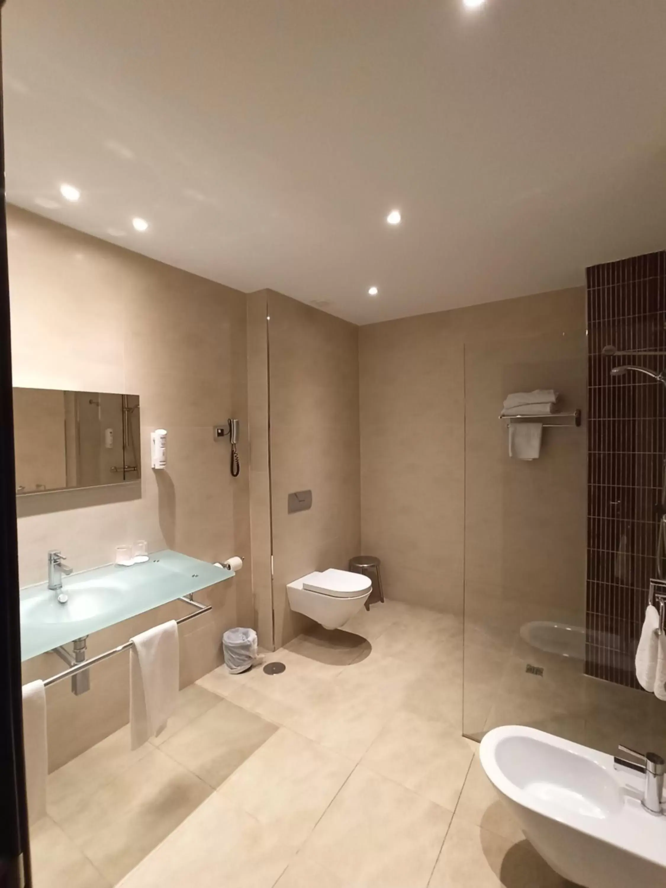 Photo of the whole room, Bathroom in ARVA Spa París