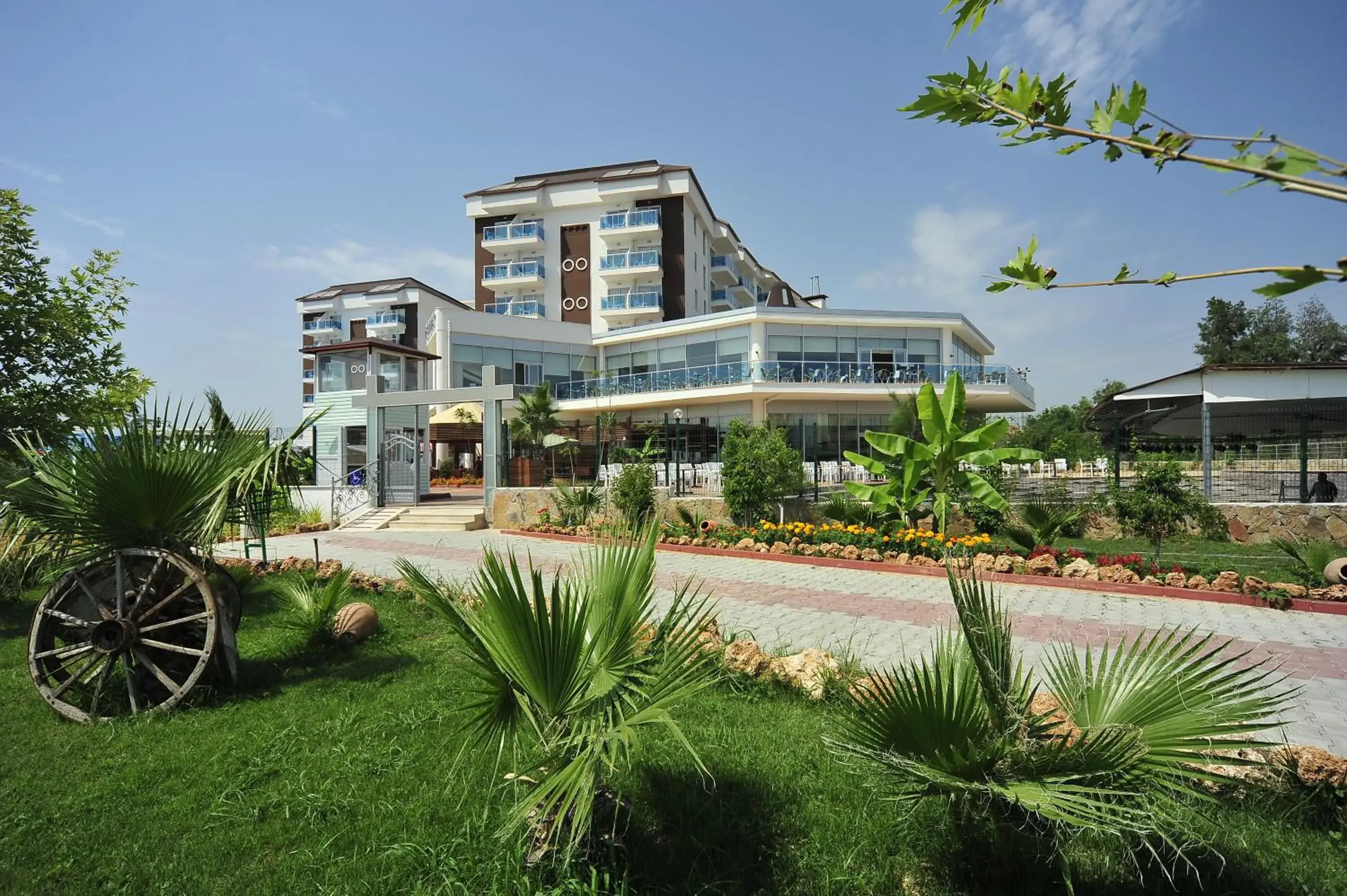 Garden, Property Building in Cenger Beach Resort Spa - All Inclusive