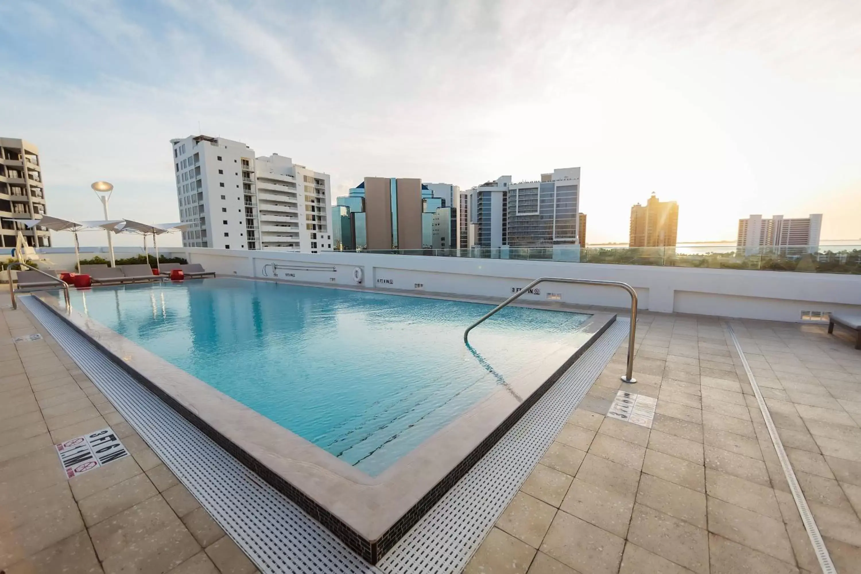 Swimming Pool in Art Ovation Hotel, Autograph Collection