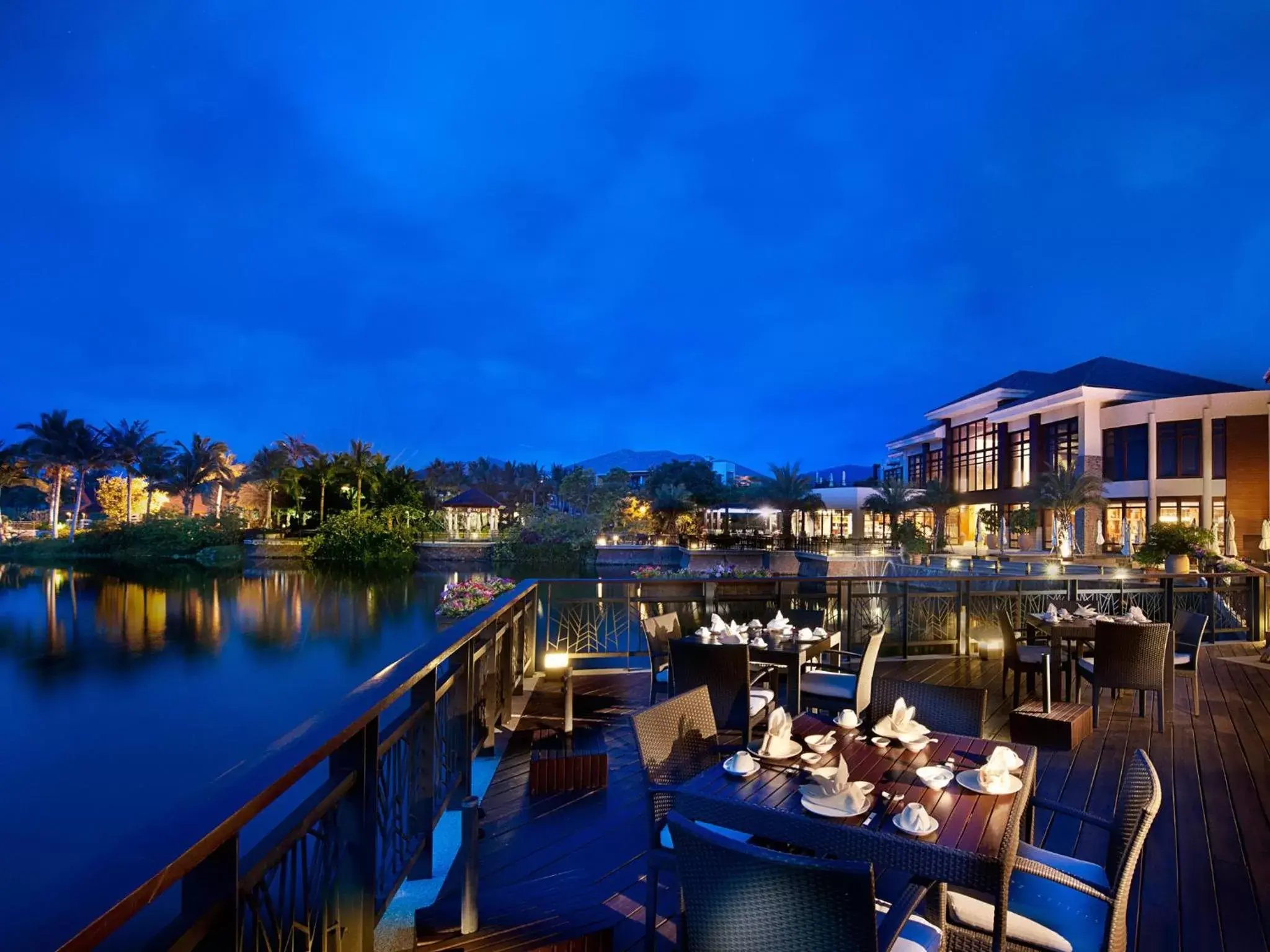 Restaurant/places to eat in Grand Metropark Villa Resort Sanya Yalong Bay