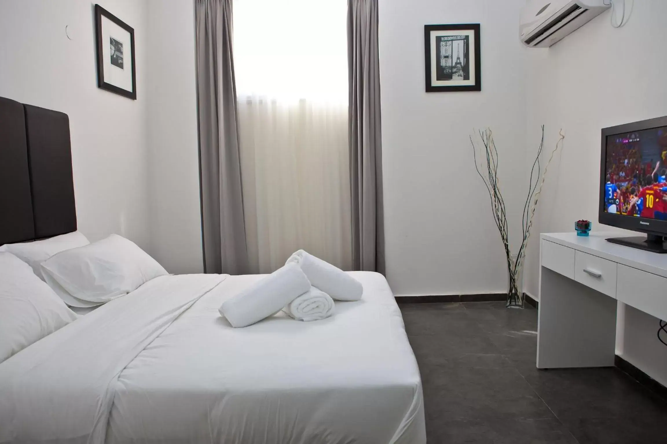 Day, Bed in Geula Suites BY RAPHAEL HOTELS Day, Bed in Geula Suites BY RAPHAEL HOTELS