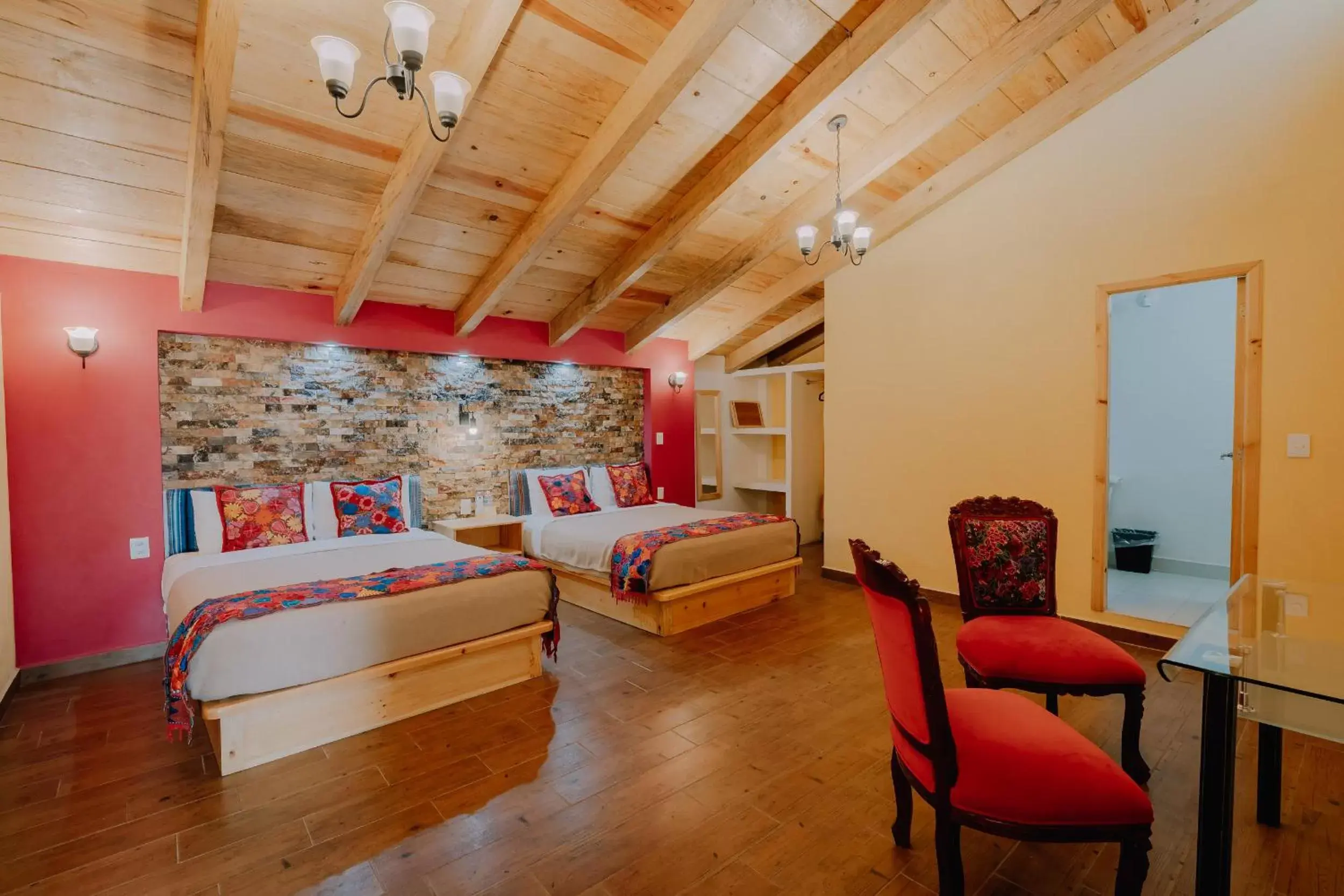 Deluxe Queen Suite in Hotel Cielo y Selva, San Cristobal de las Casas Deluxe Queen Suite in Hotel Cielo y Selva, San Cristobal de las Casas