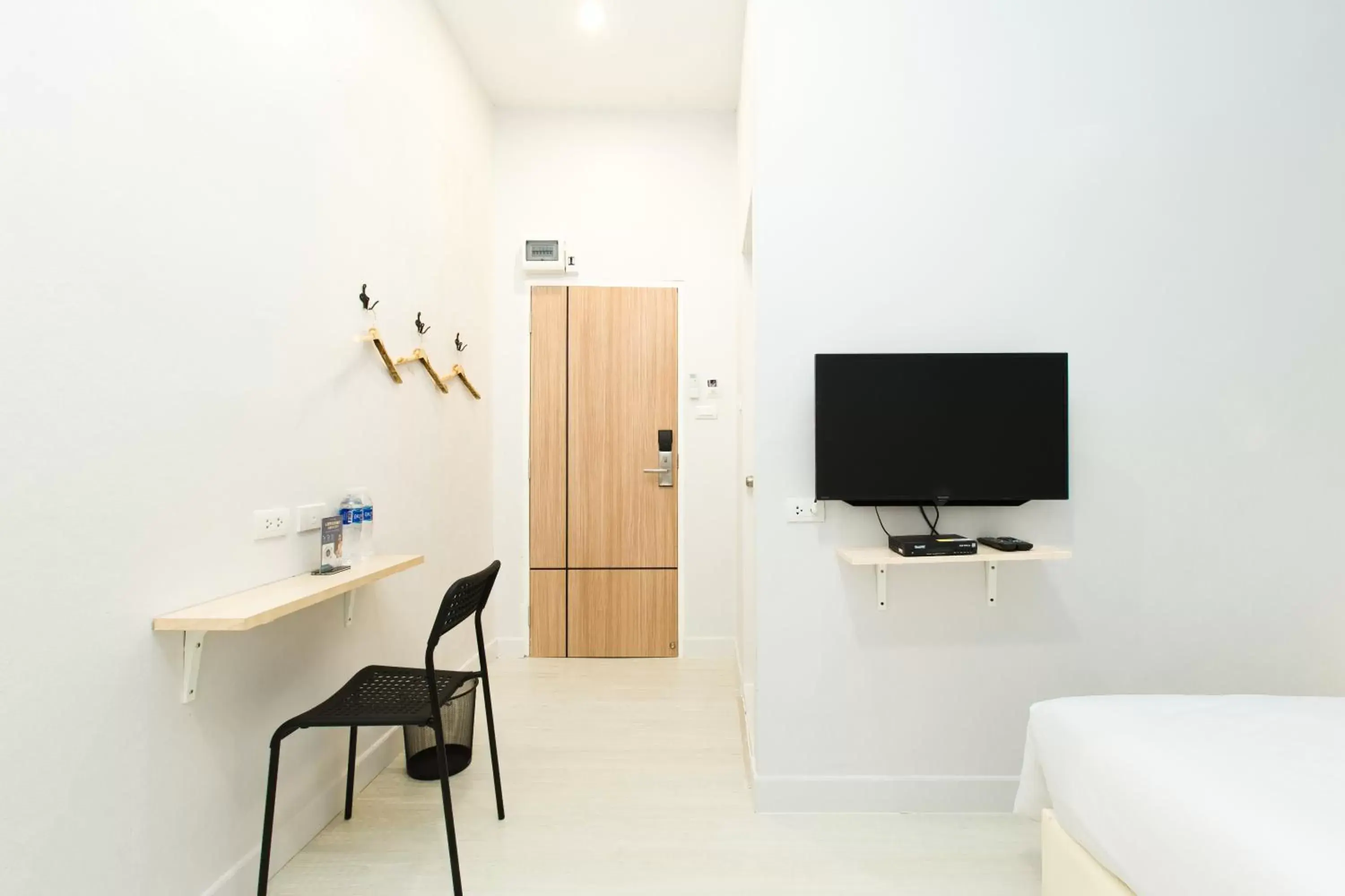 Superior Queen Room ( No Window) in Metro hotel Superior Queen Room ( No Window) in Metro hotel