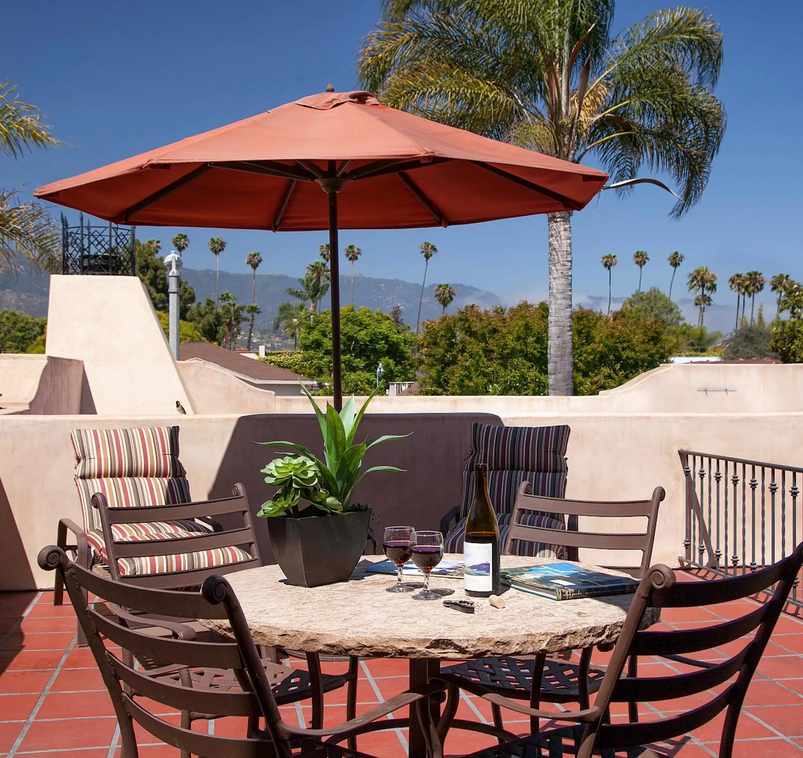 Balcony/Terrace, Restaurant/Places to Eat in Brisas Del Mar Inn at the Beach