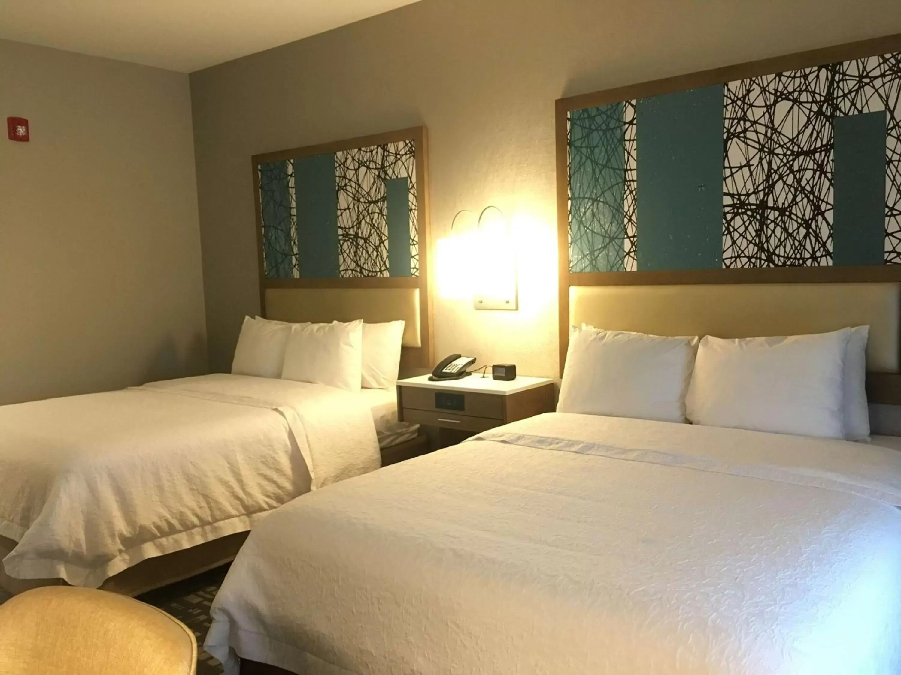 Bed in Hampton Inn & Suites Dallas-The Colony