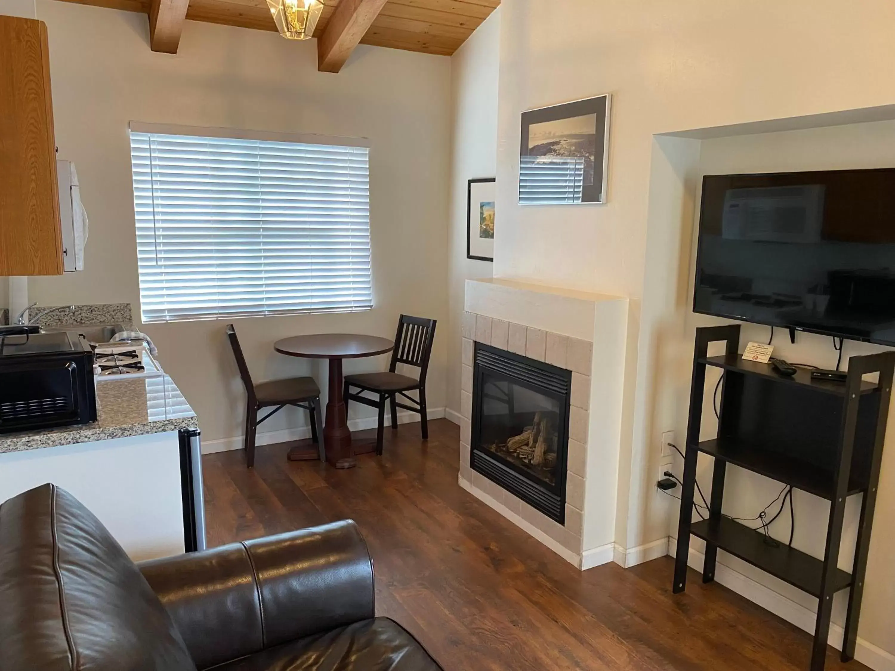 Living room, Seating Area in Bide-A-Wee Inn and Cottages