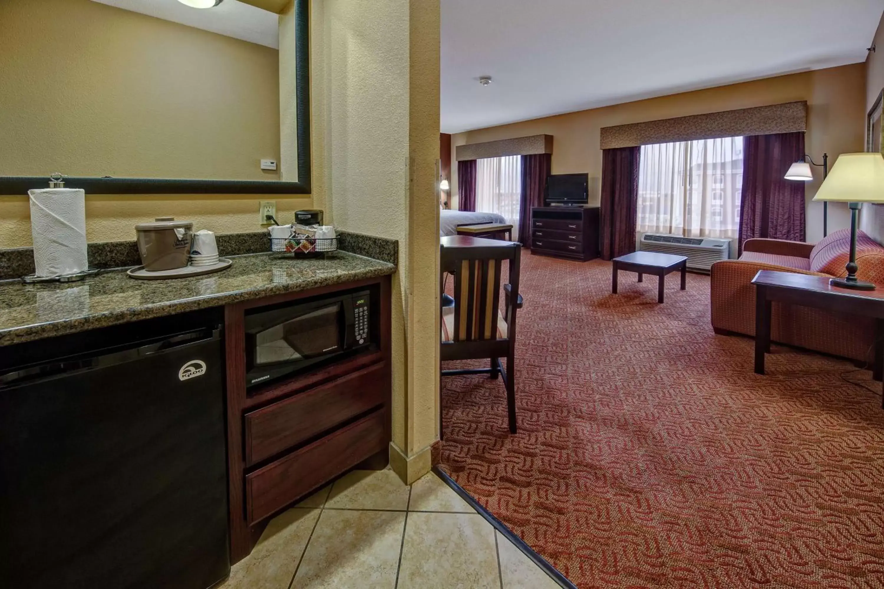 Bedroom in Hampton Inn & Suites Corsicana