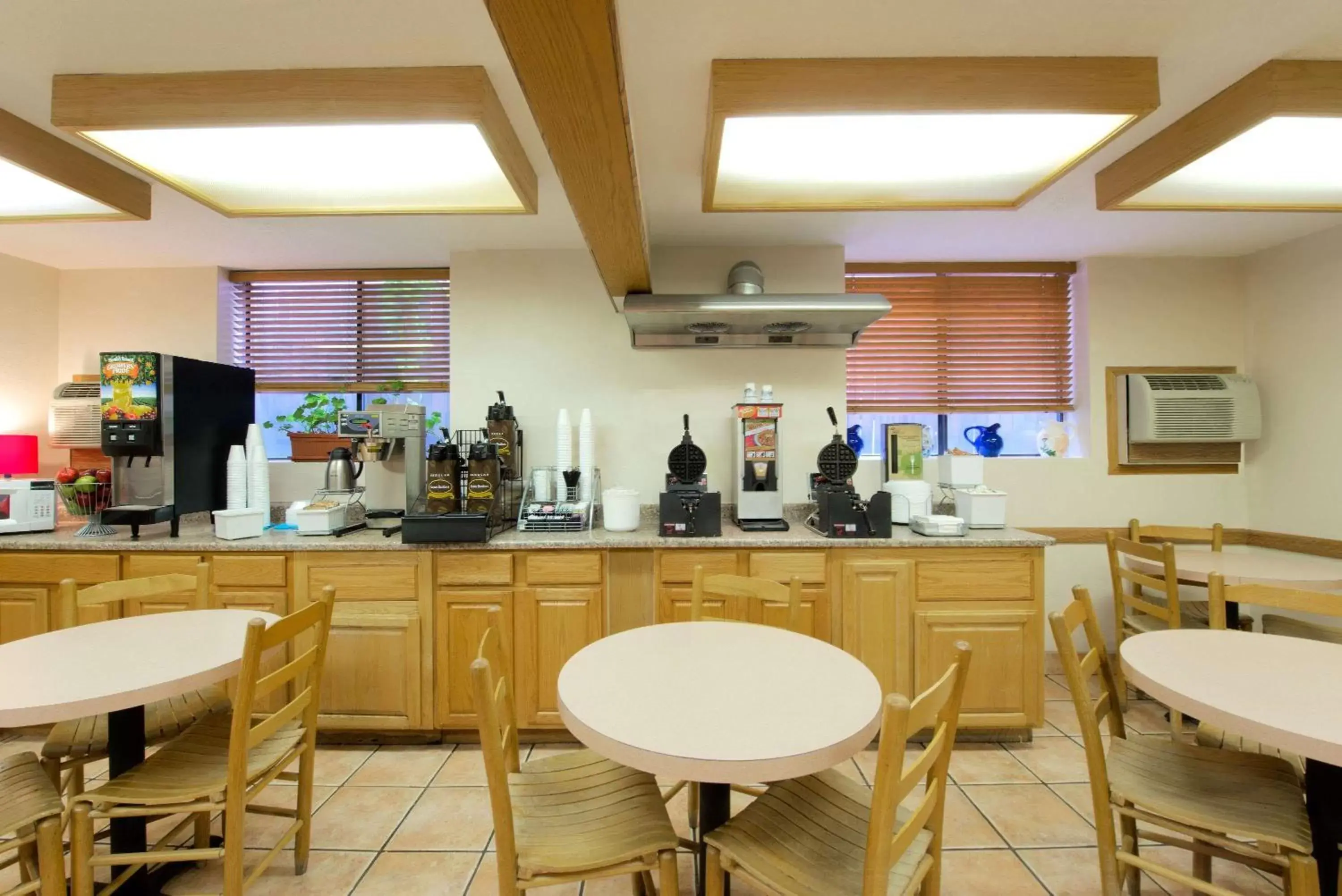 Restaurant/places to eat in Super 8 by Wyndham Cortez/Mesa Verde Area Restaurant/places to eat in Super 8 by Wyndham Cortez/Mesa Verde Area