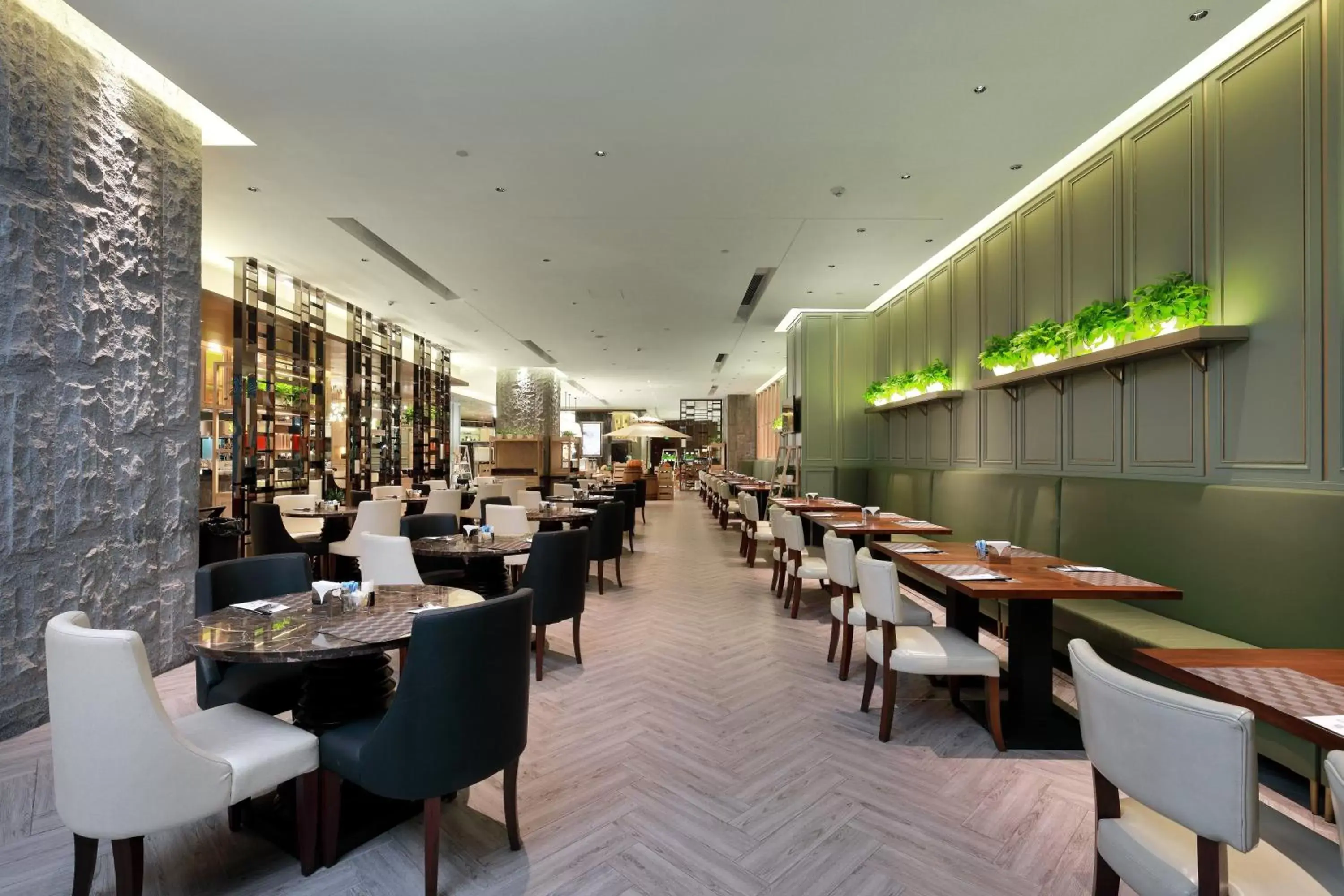 Restaurant/Places to Eat in Crowne Plaza Nanjing Jiangning, an IHG Hotel