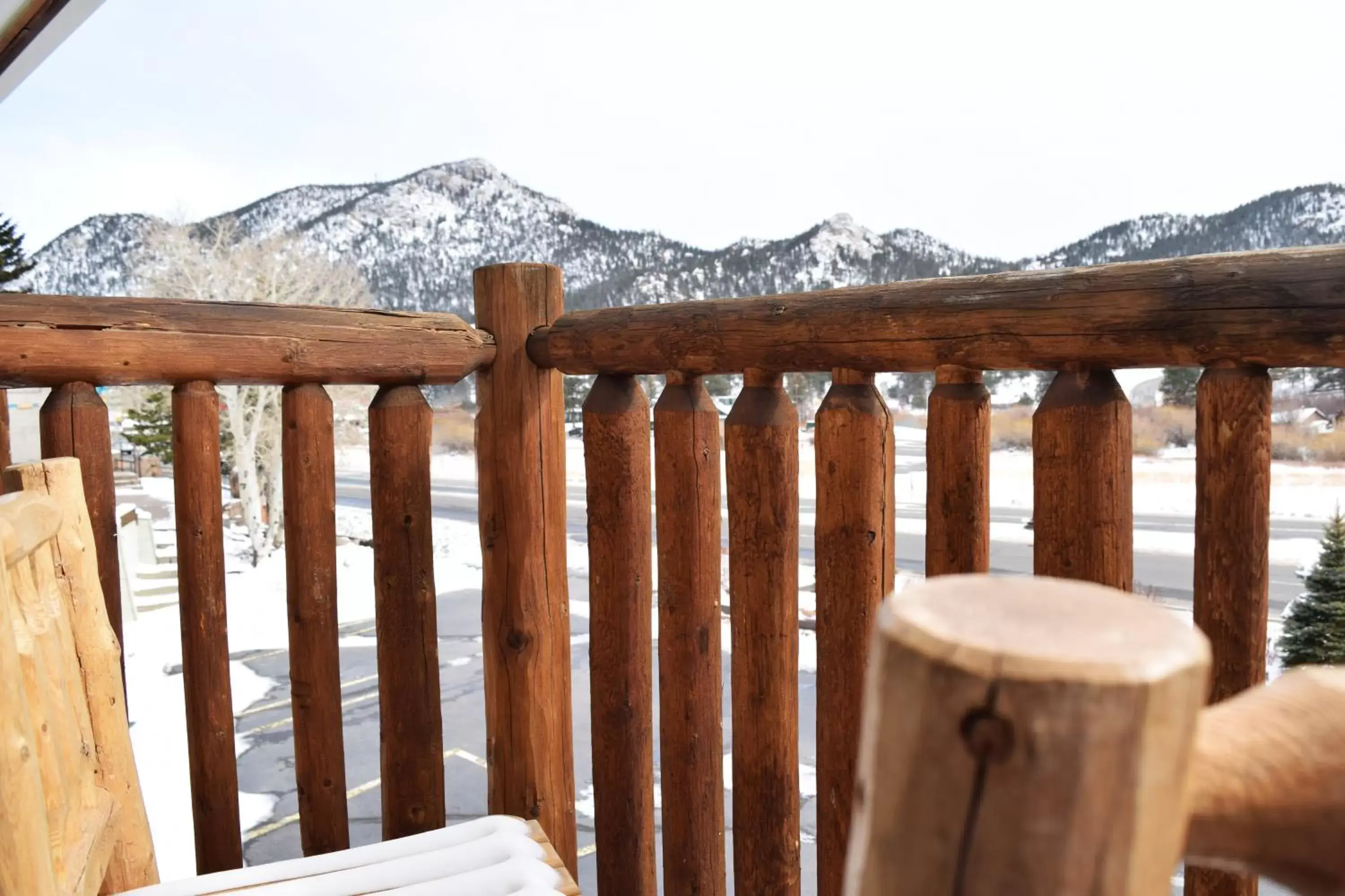 Balcony/Terrace, Mountain View in Alpine Trail Ridge Inn