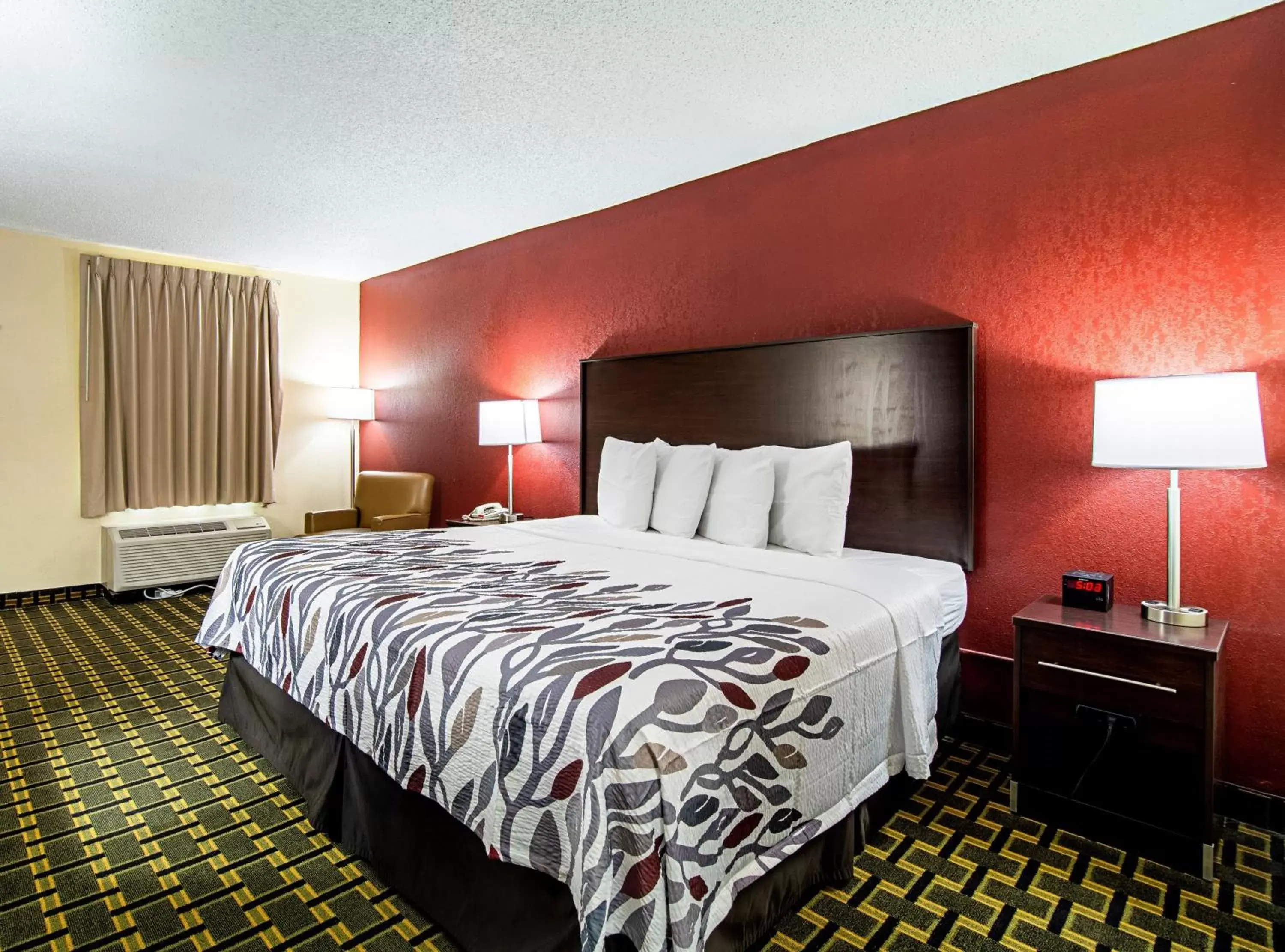 Photo of the whole room, Room Photo in Red Roof Inn & Suites Greenwood, SC