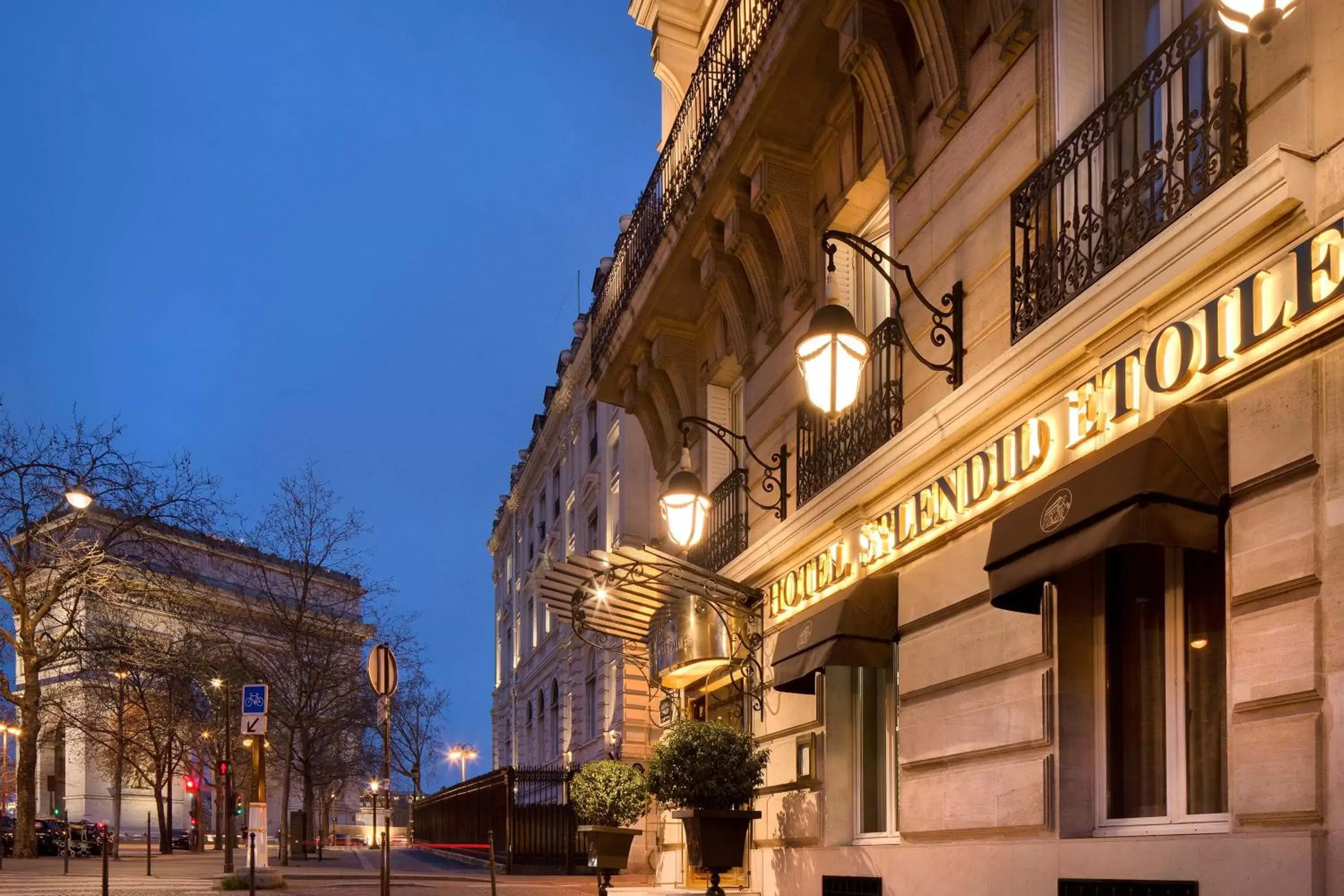Facade/entrance in Splendid Etoile Facade/entrance in Splendid Etoile