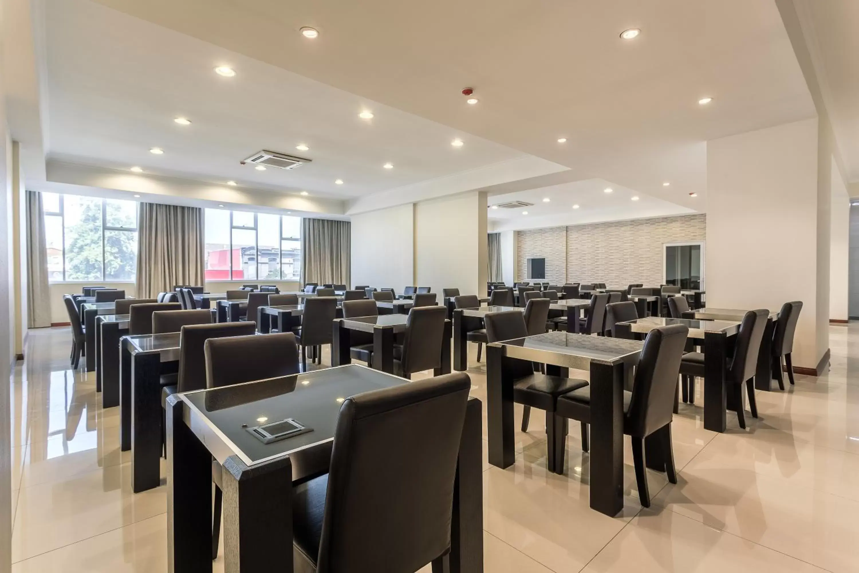 Restaurant/Places to Eat in Best Western Estacion Central