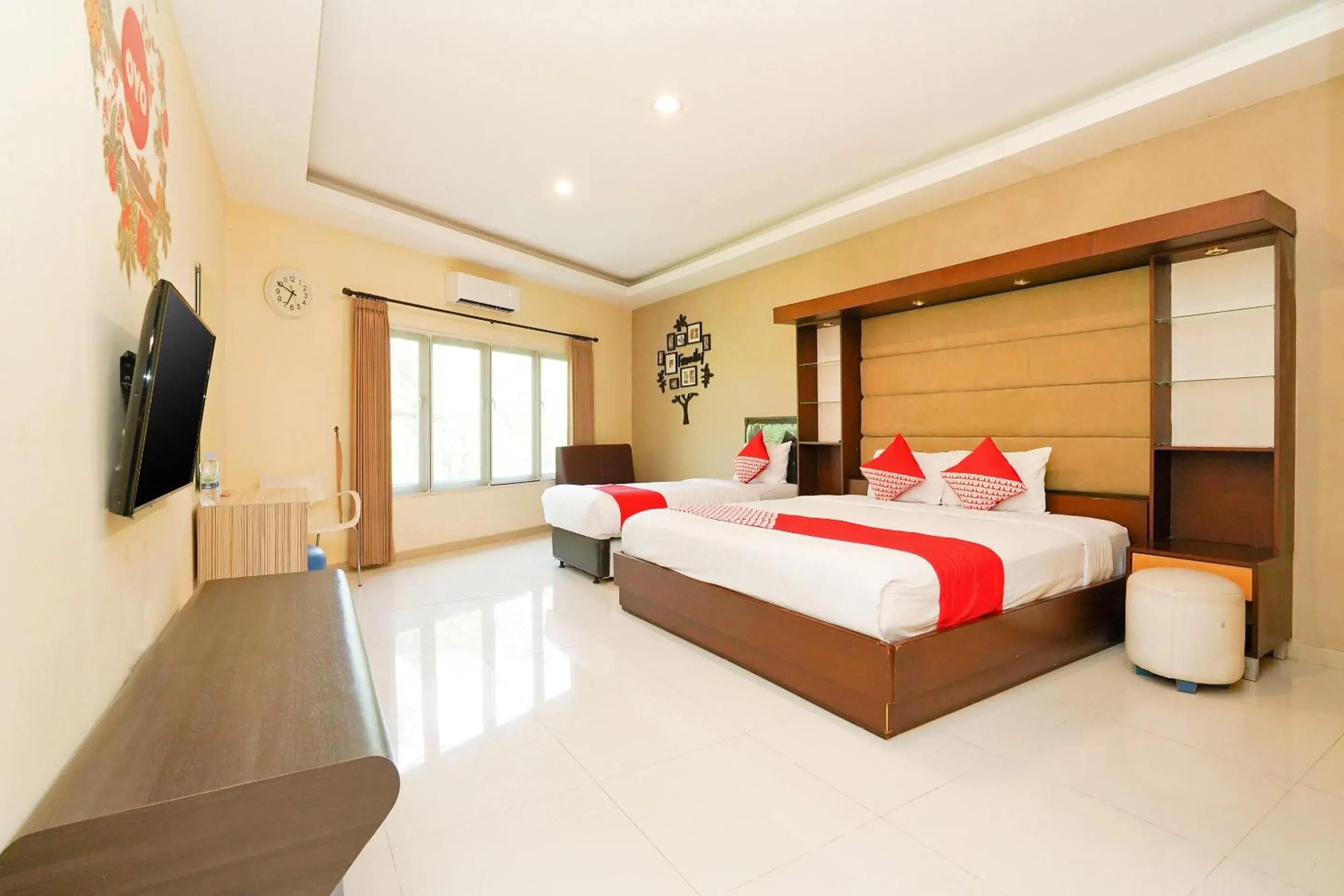 Bedroom in OYO 175 K-60 Residence