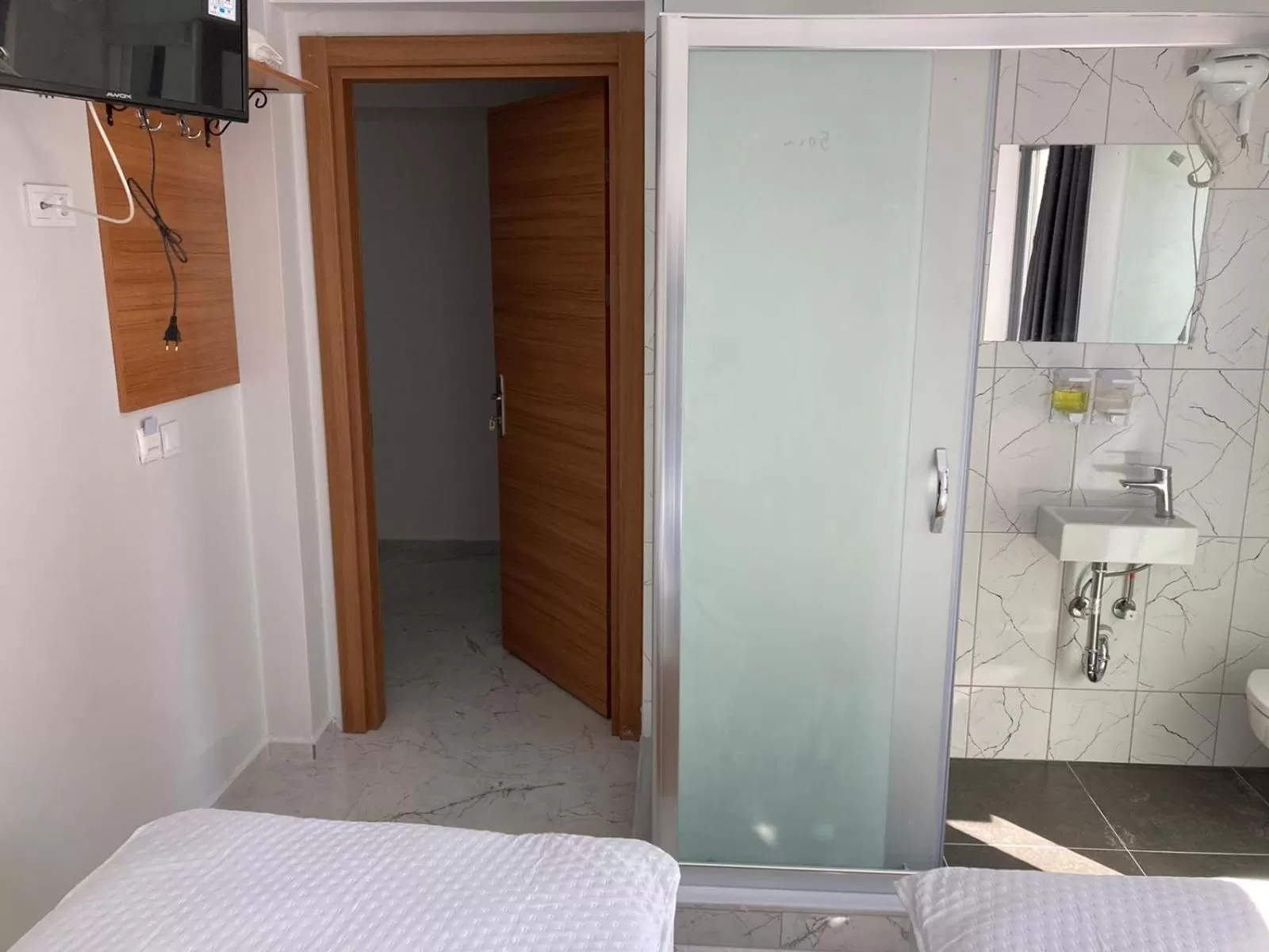 acessibility, Bed in NR1 HOTEL