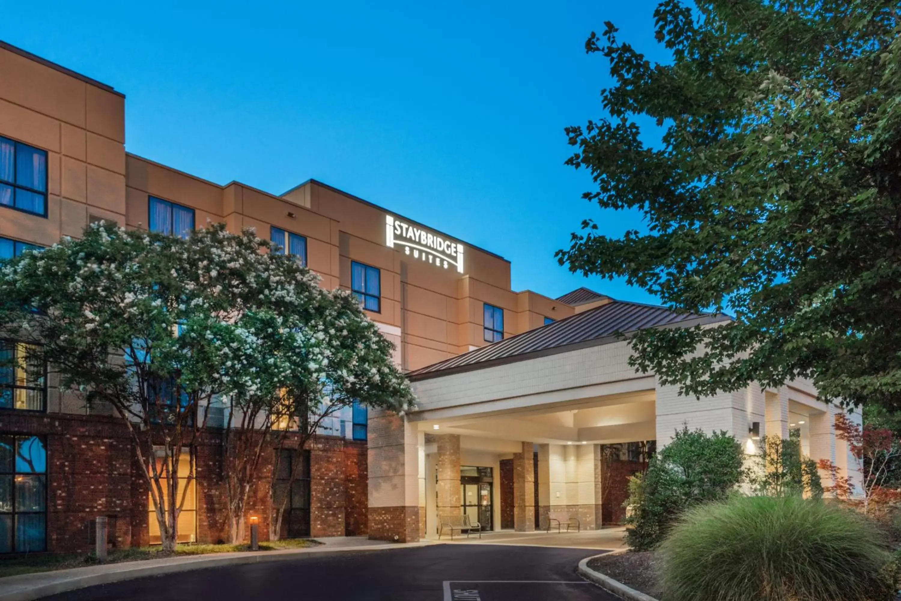 Property Building in Staybridge Suites Memphis-Poplar Ave East, an IHG Hotel