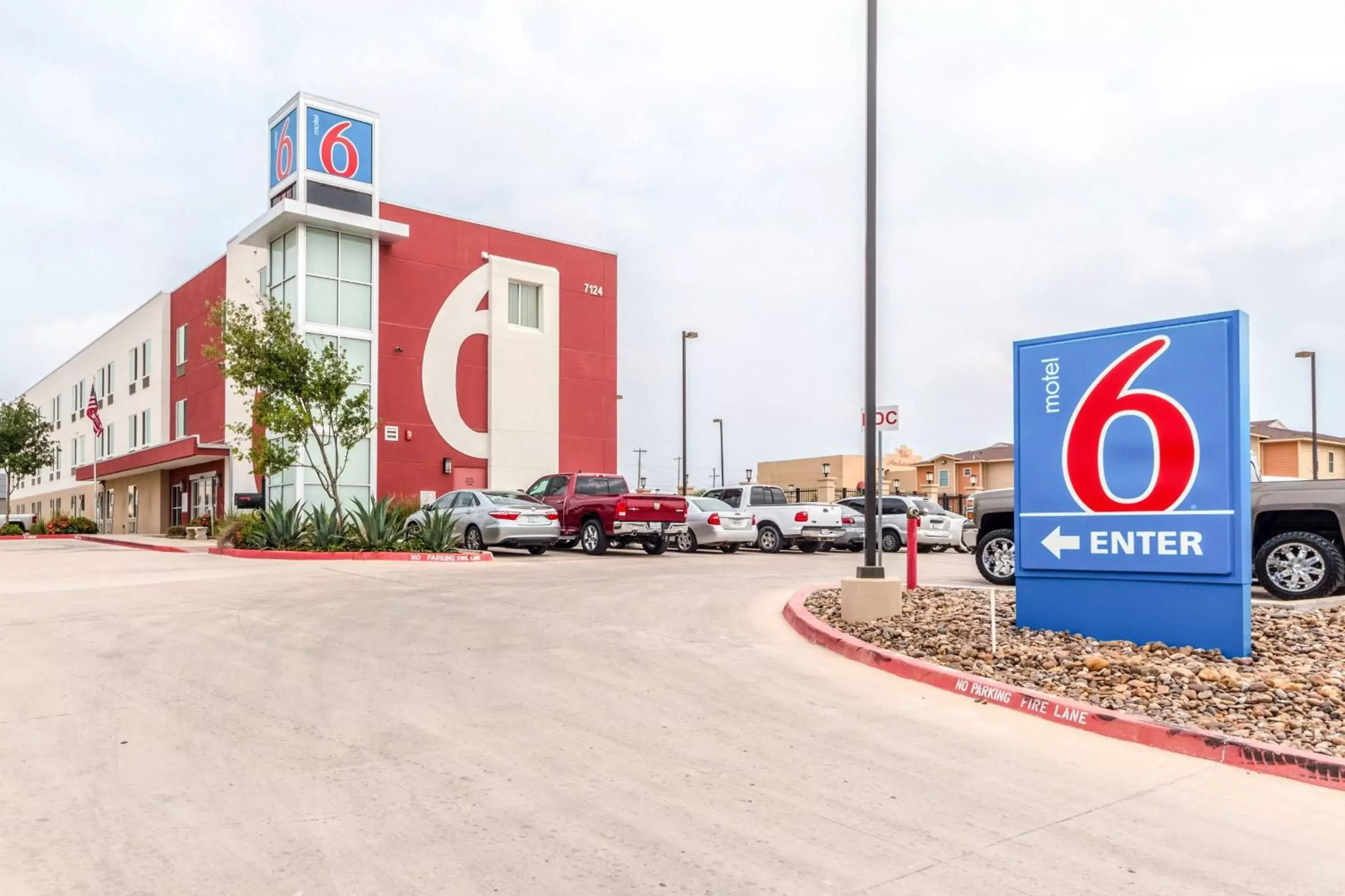 Property Building in Motel 6-Laredo, TX - Airport