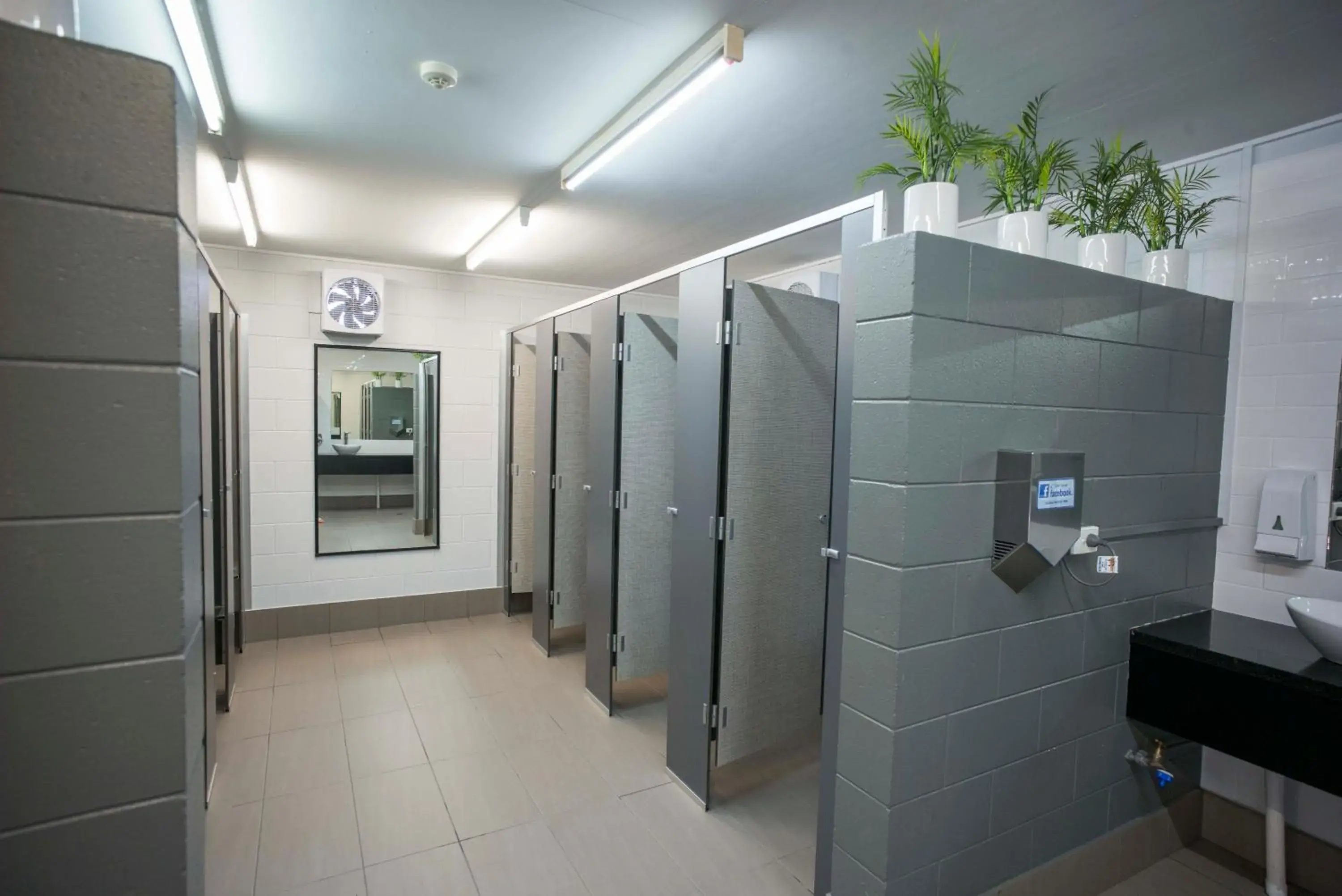 Bathroom in Cairns Central YHA