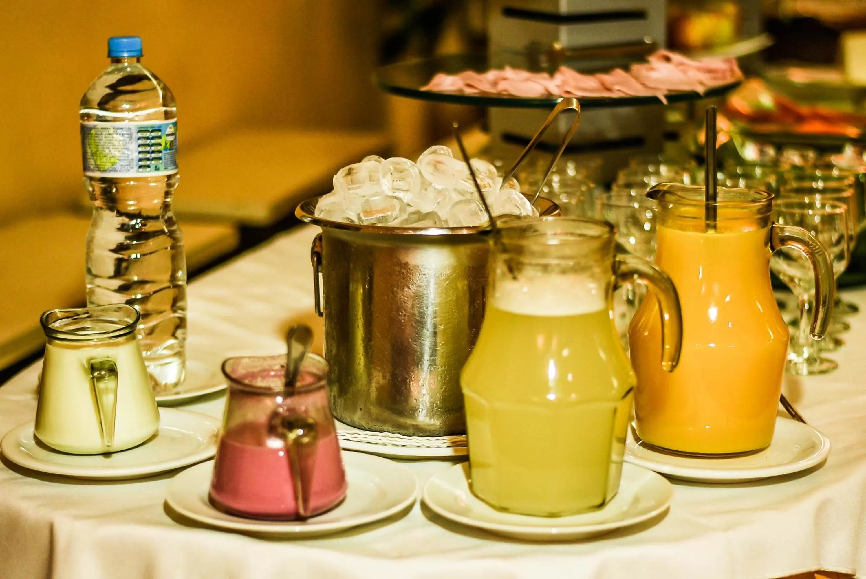 Buffet breakfast in Mont Blanc Apart Hotel Nova Iguaçu