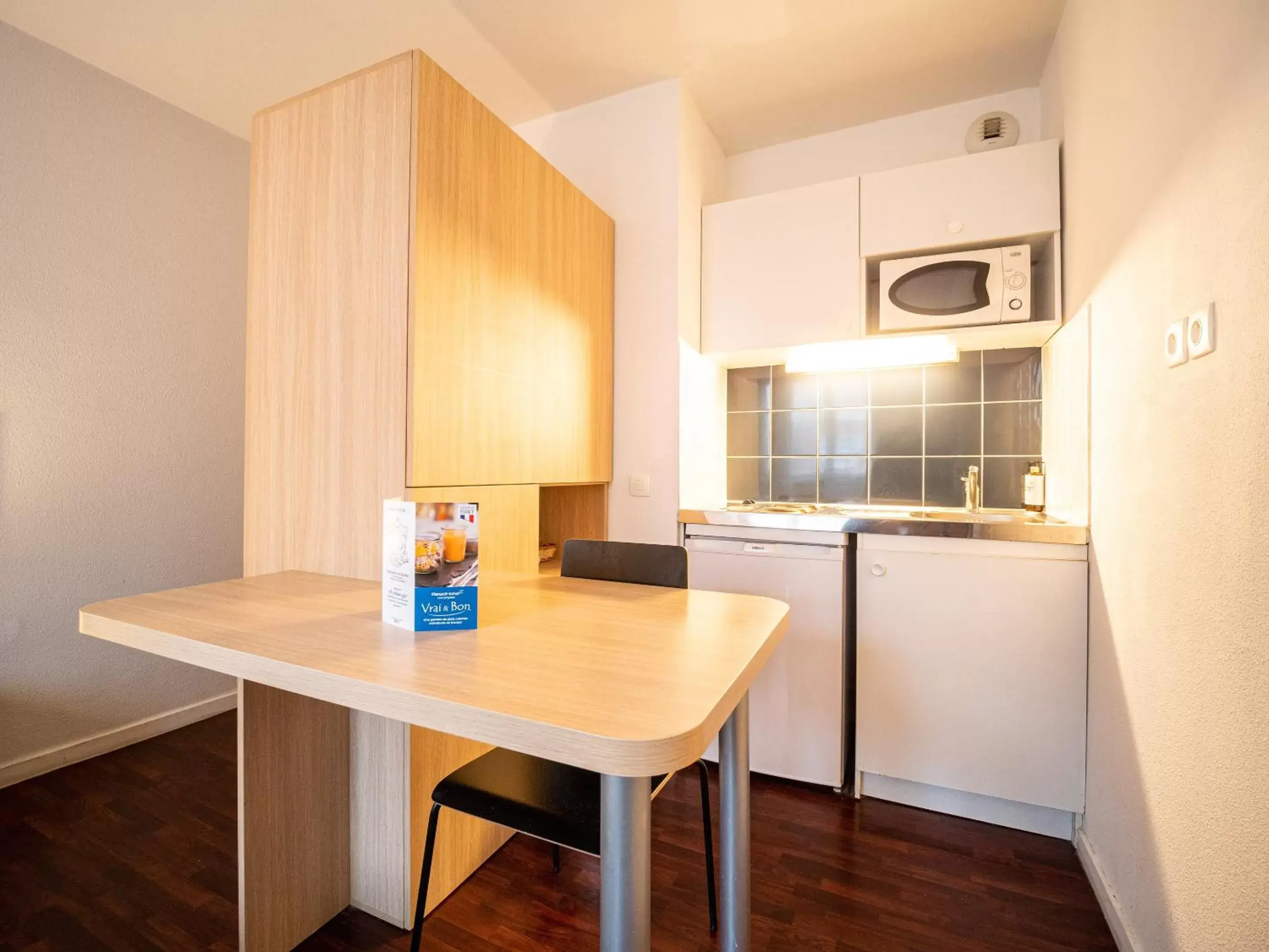 Kitchen or kitchenette, Kitchen/Kitchenette in Residhotel St Etienne Centre