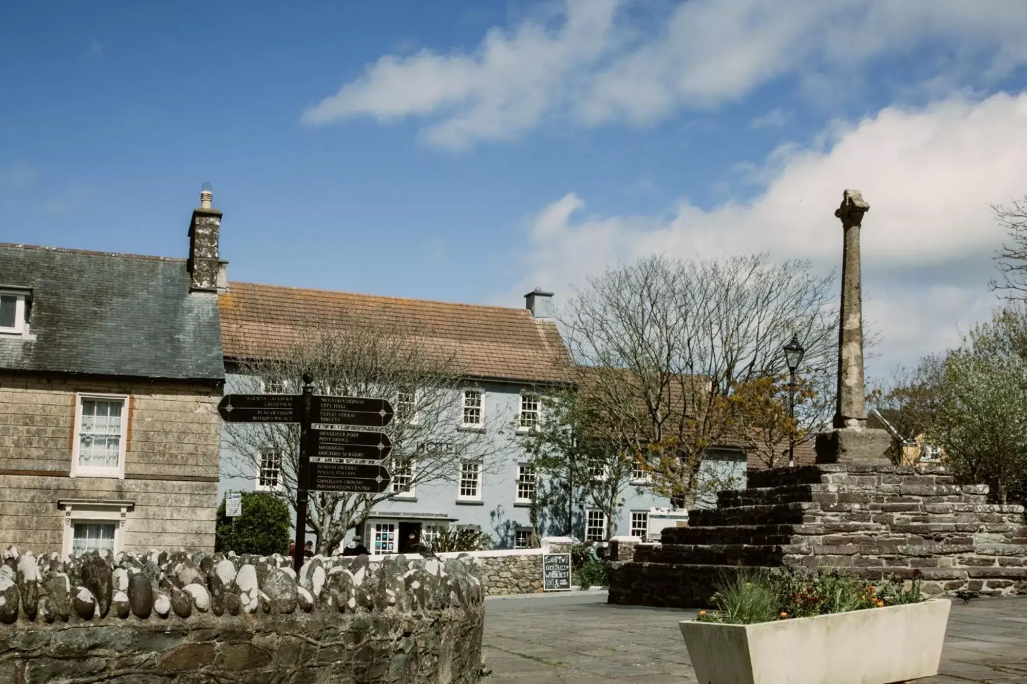 Property Building in St. Davids Cross Hotel