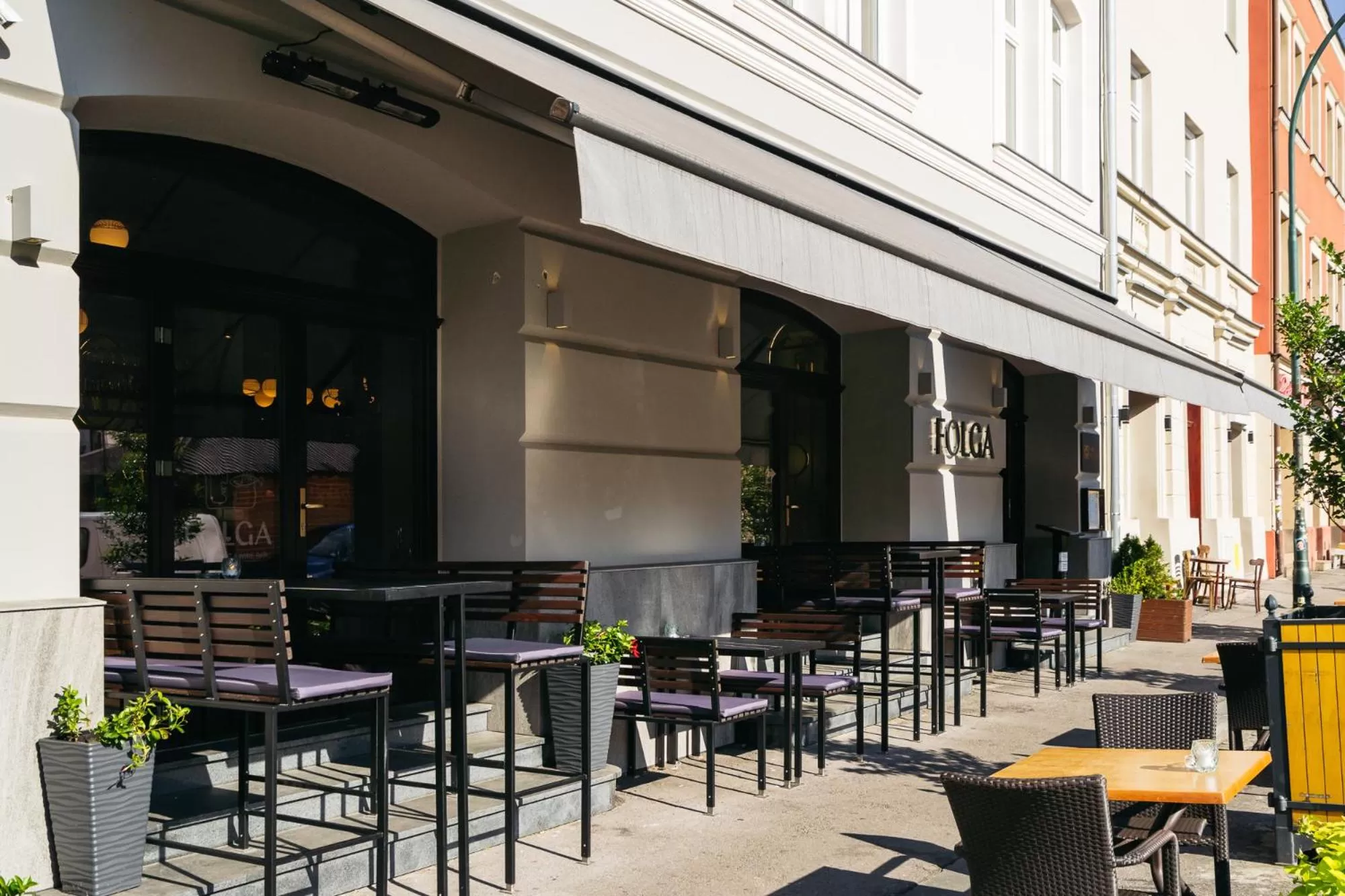 Property building, Restaurant/Places to Eat in Estery12 by Loft Affair