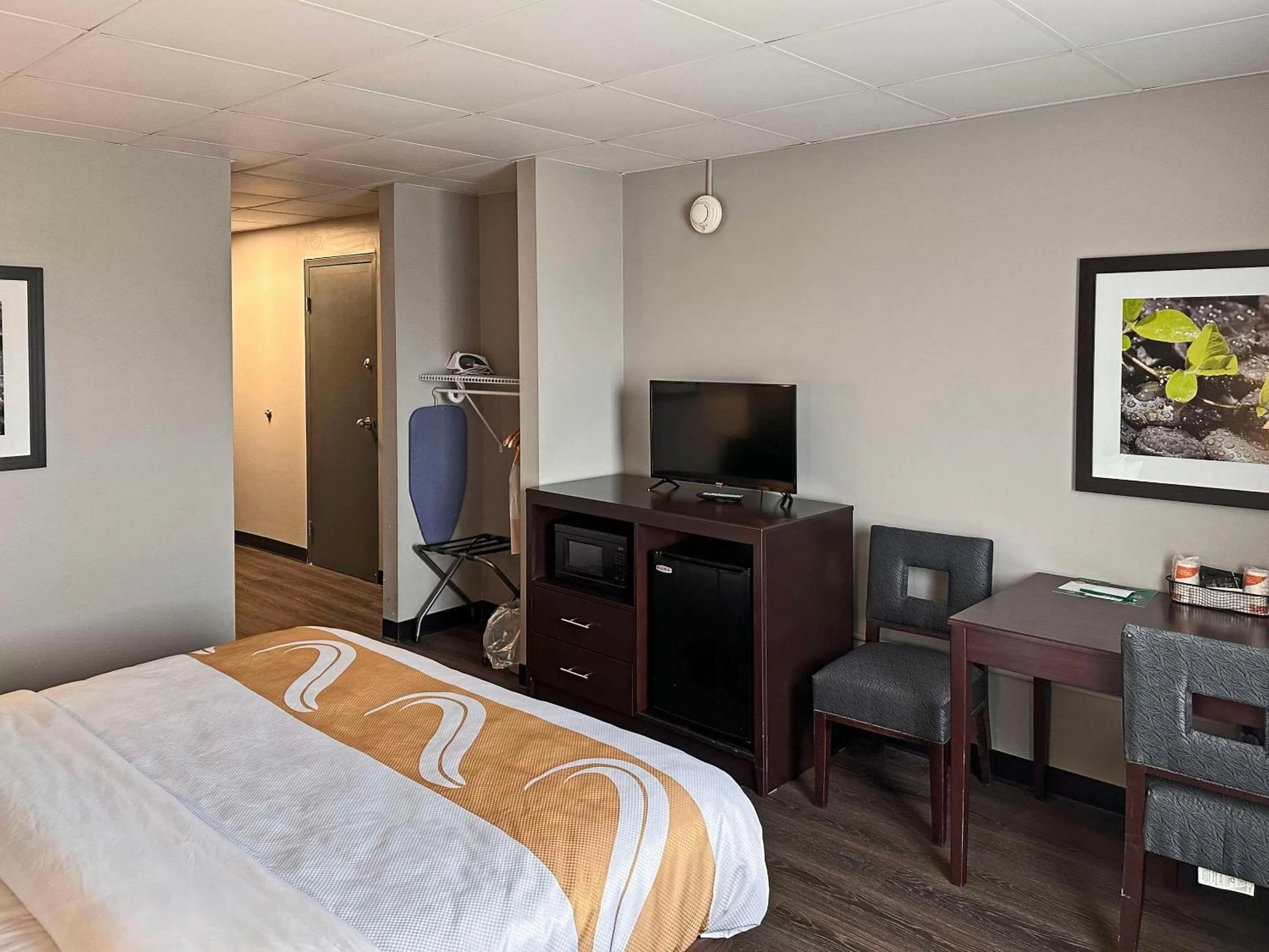 Bedroom, Bed in Quality Inn Montpelier