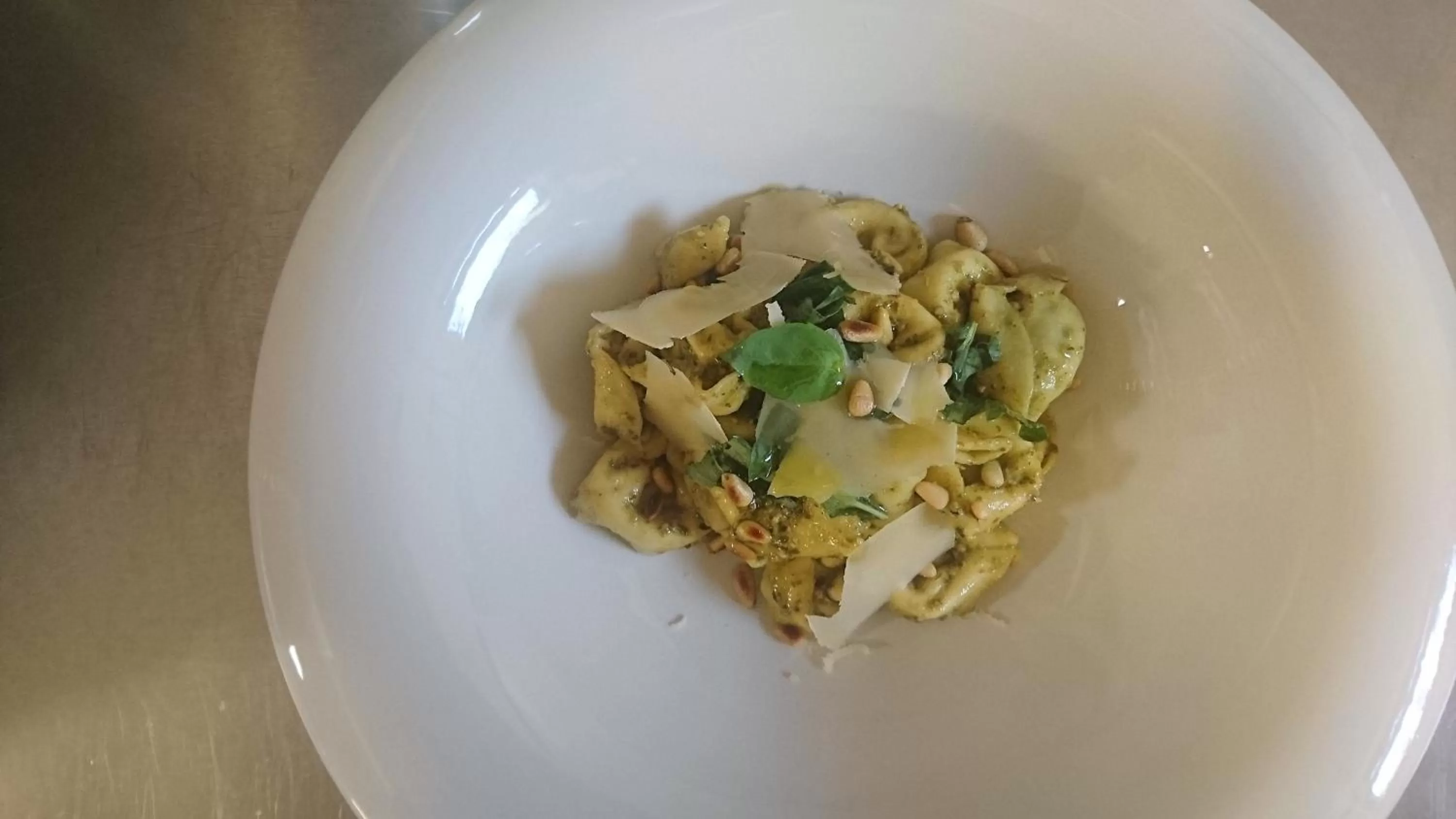 Restaurant/places to eat in White Horse Inn