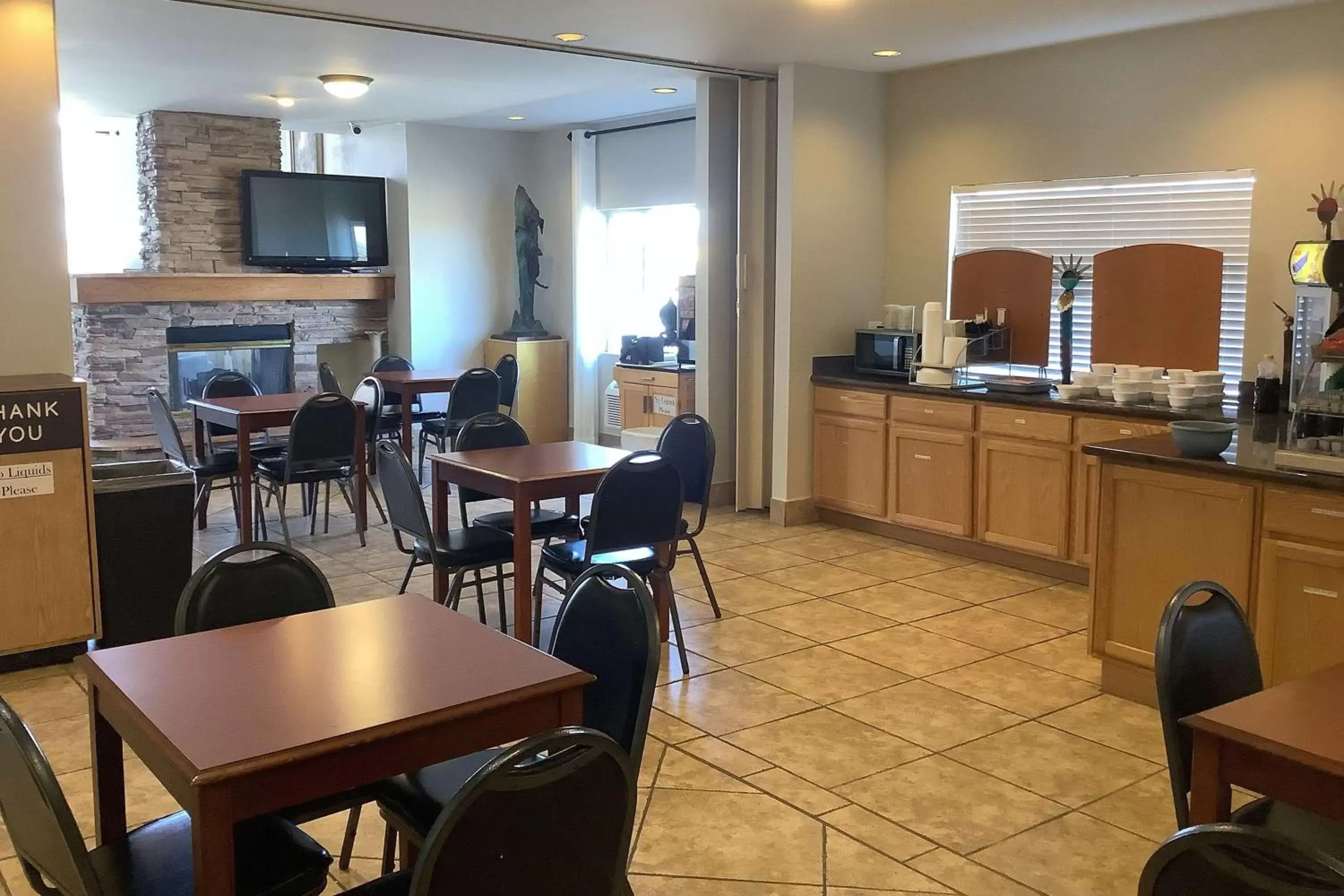 Restaurant/Places to Eat in Baymont Inn & Suites by Wyndham Holbrook