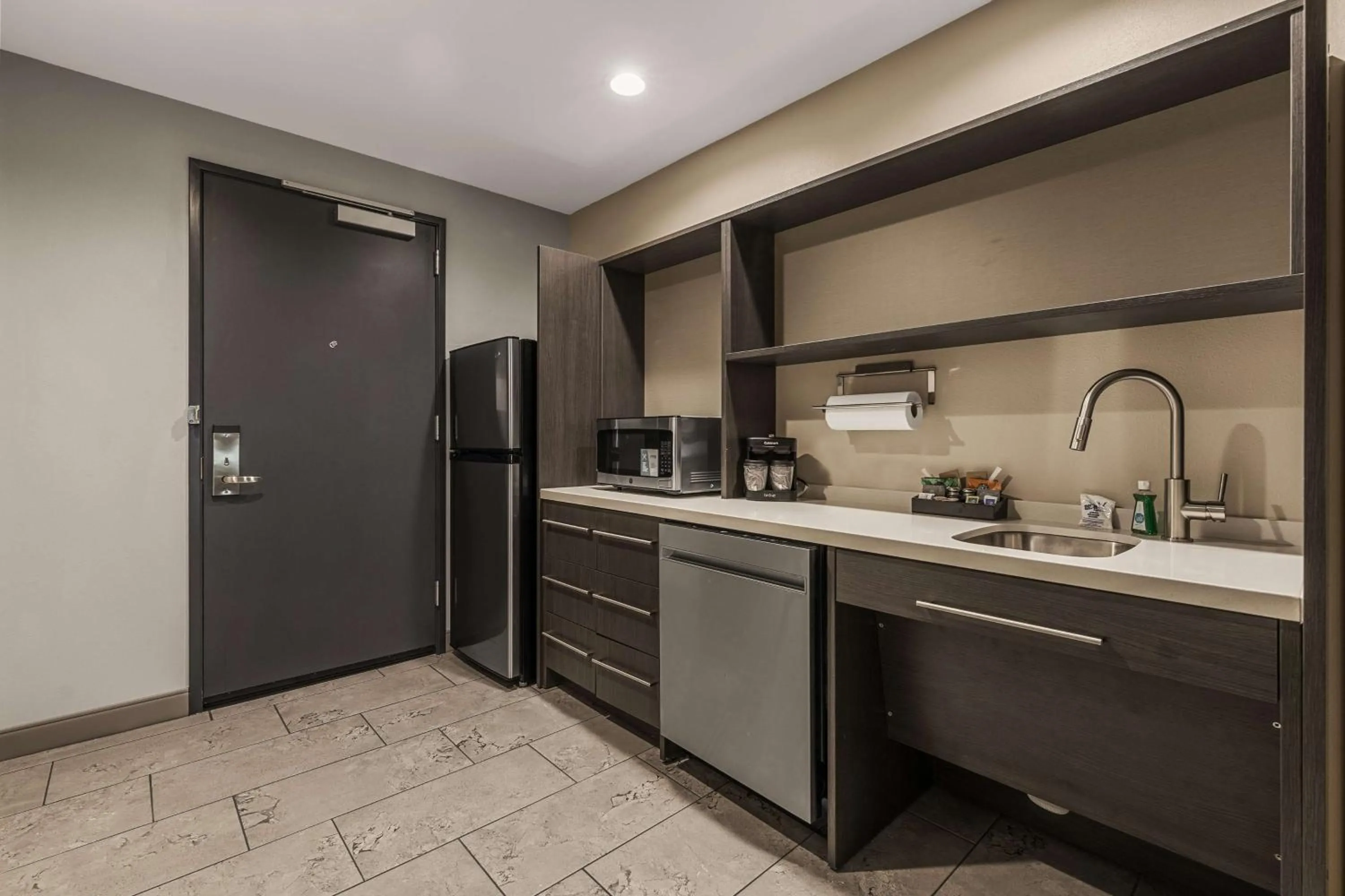Kitchen or kitchenette in Home2 Suites By Hilton Cookeville