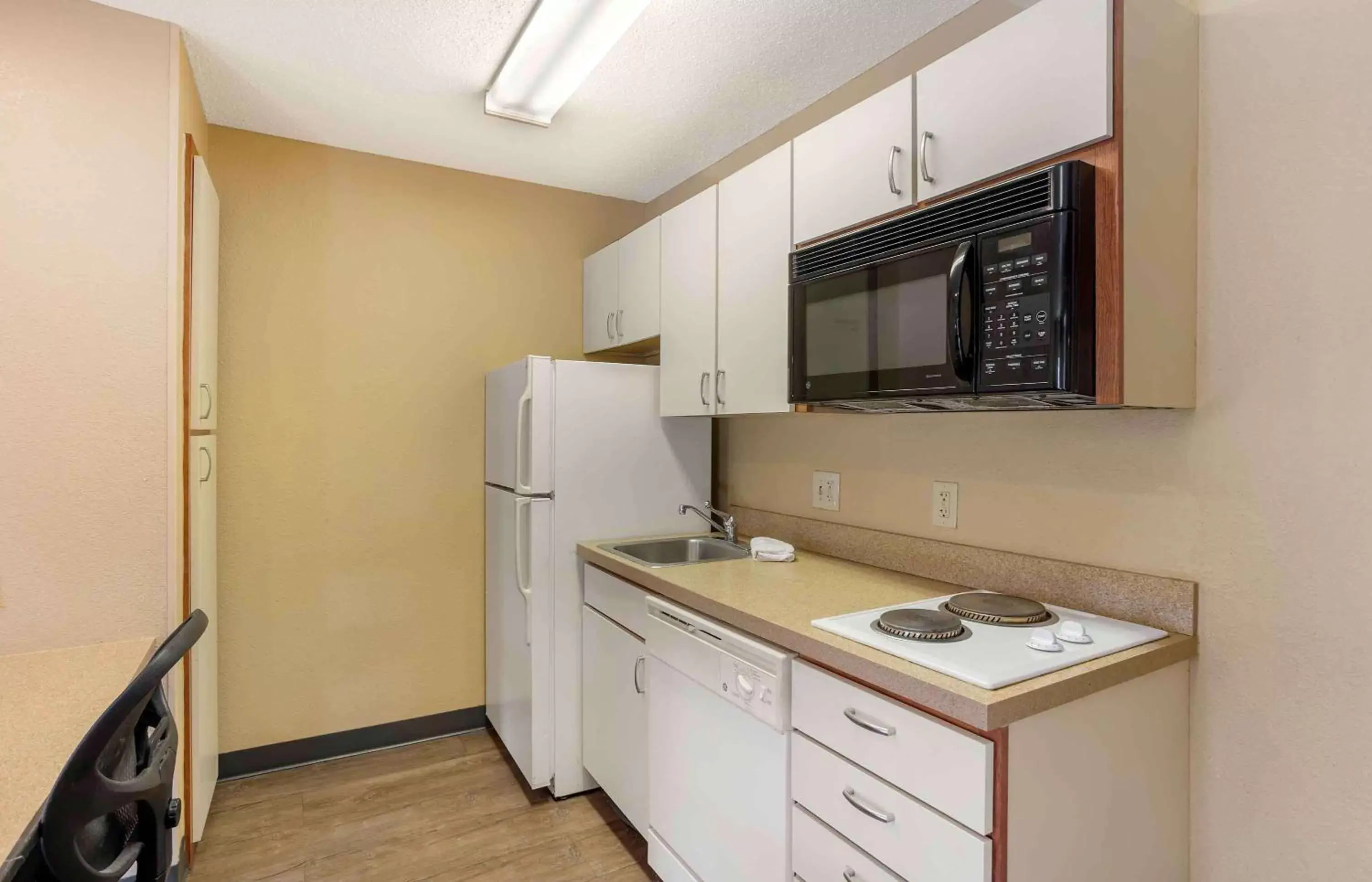 Bedroom, Kitchen/Kitchenette in Extended Stay America Suites - Wilkes-Barre - Hwy 315