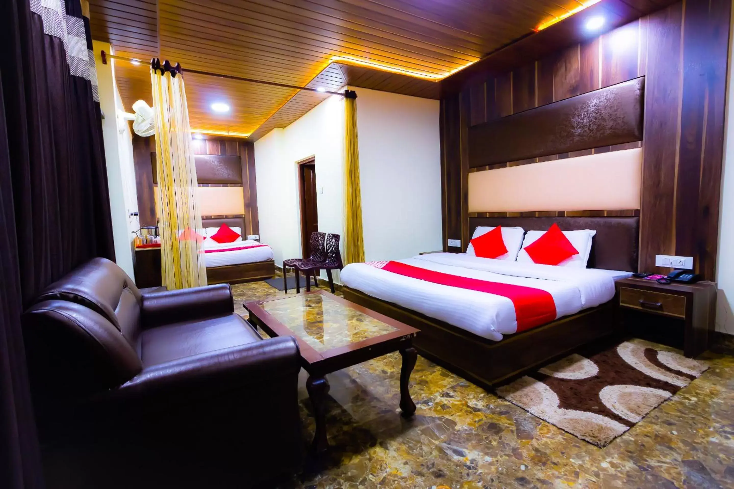 Bedroom, Bed in Hotel Himdhara, Near Mall Road Dalhousie Bedroom, Bed in Hotel Himdhara, Near Mall Road Dalhousie