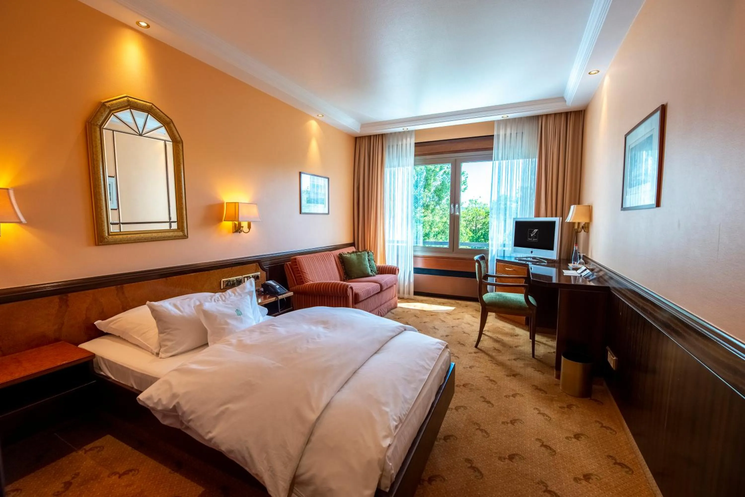 Photo of the whole room, Bed in Insel-Hotel Heilbronn