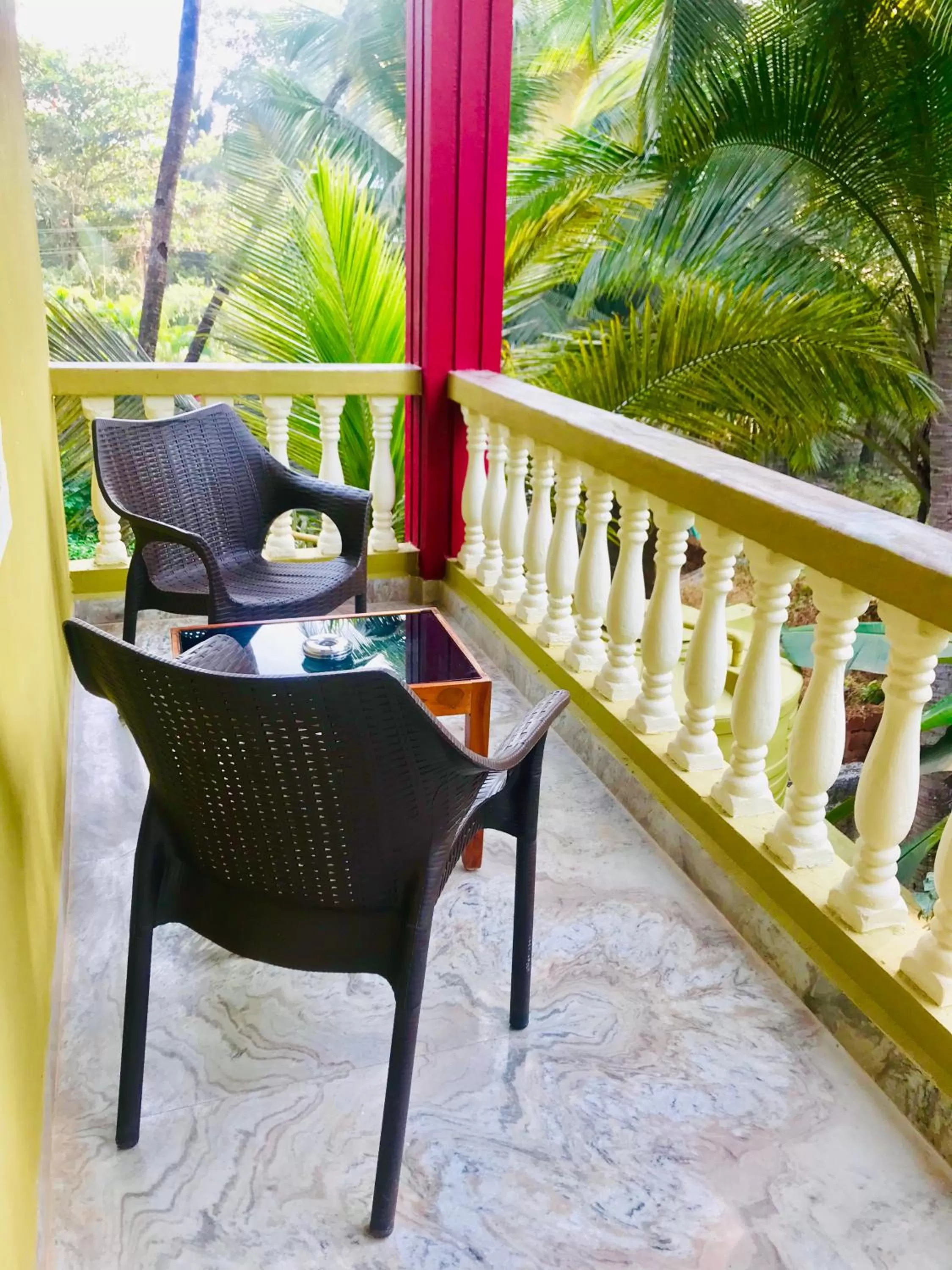 Balcony/Terrace in LaligurasVilla Beachside Escape - 100m to Beach